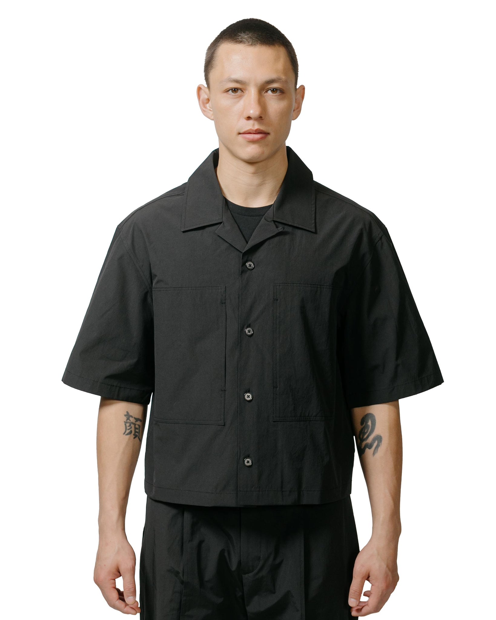 Amomento Pocket Half Shirts Black model front