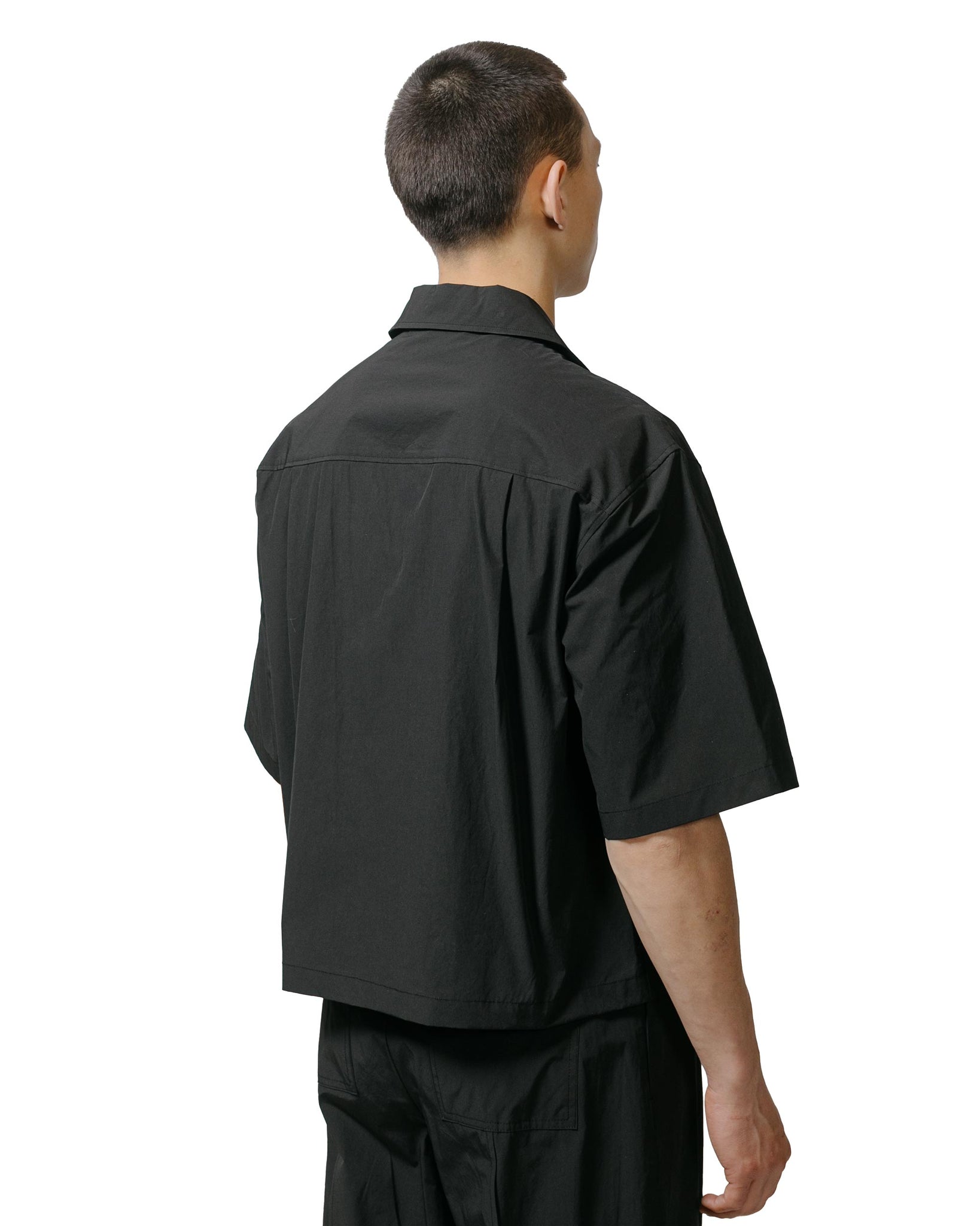 Amomento Pocket Half Shirts Black model back