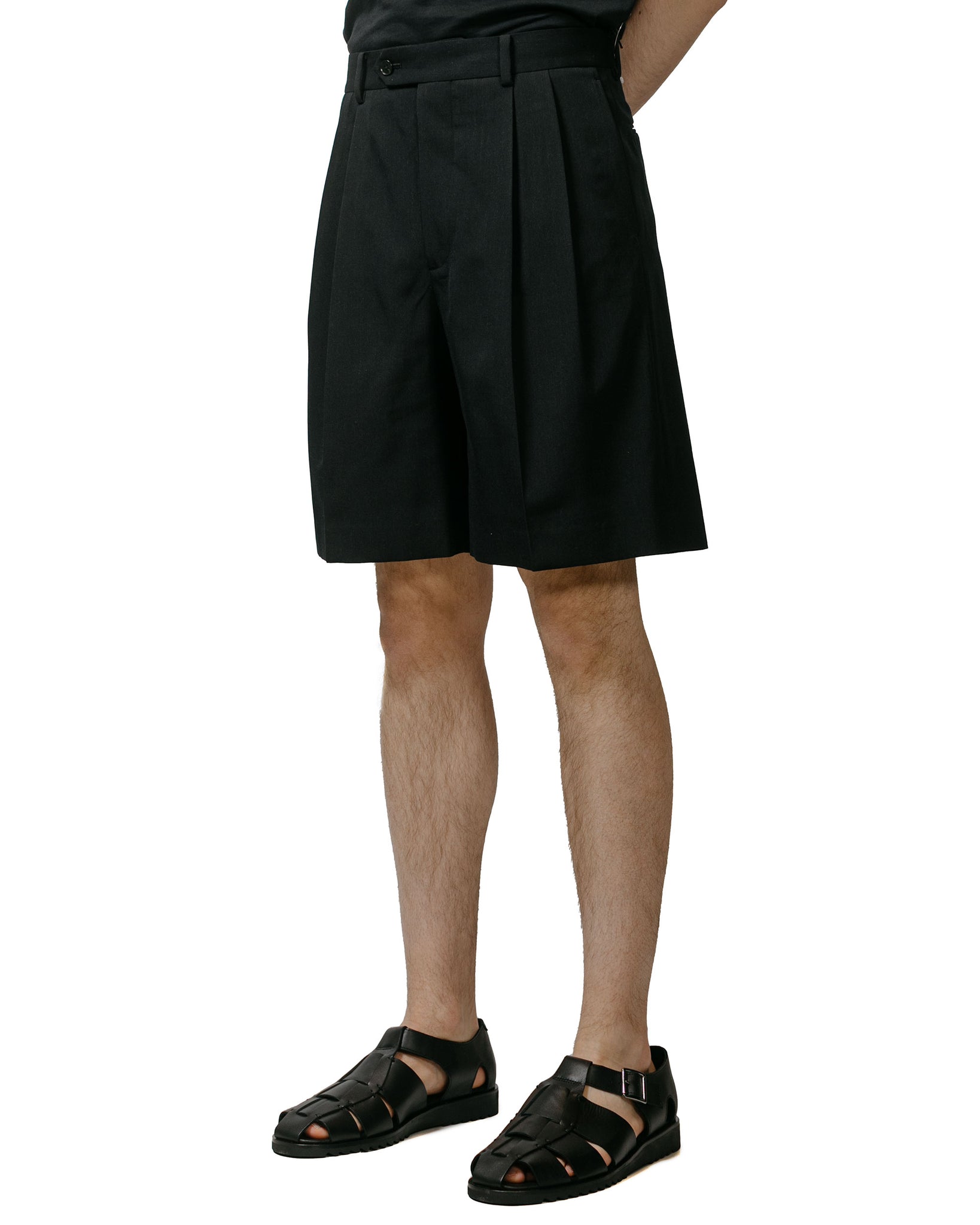 Auralee Light Wool Max Gabardine Shorts Top Black model front