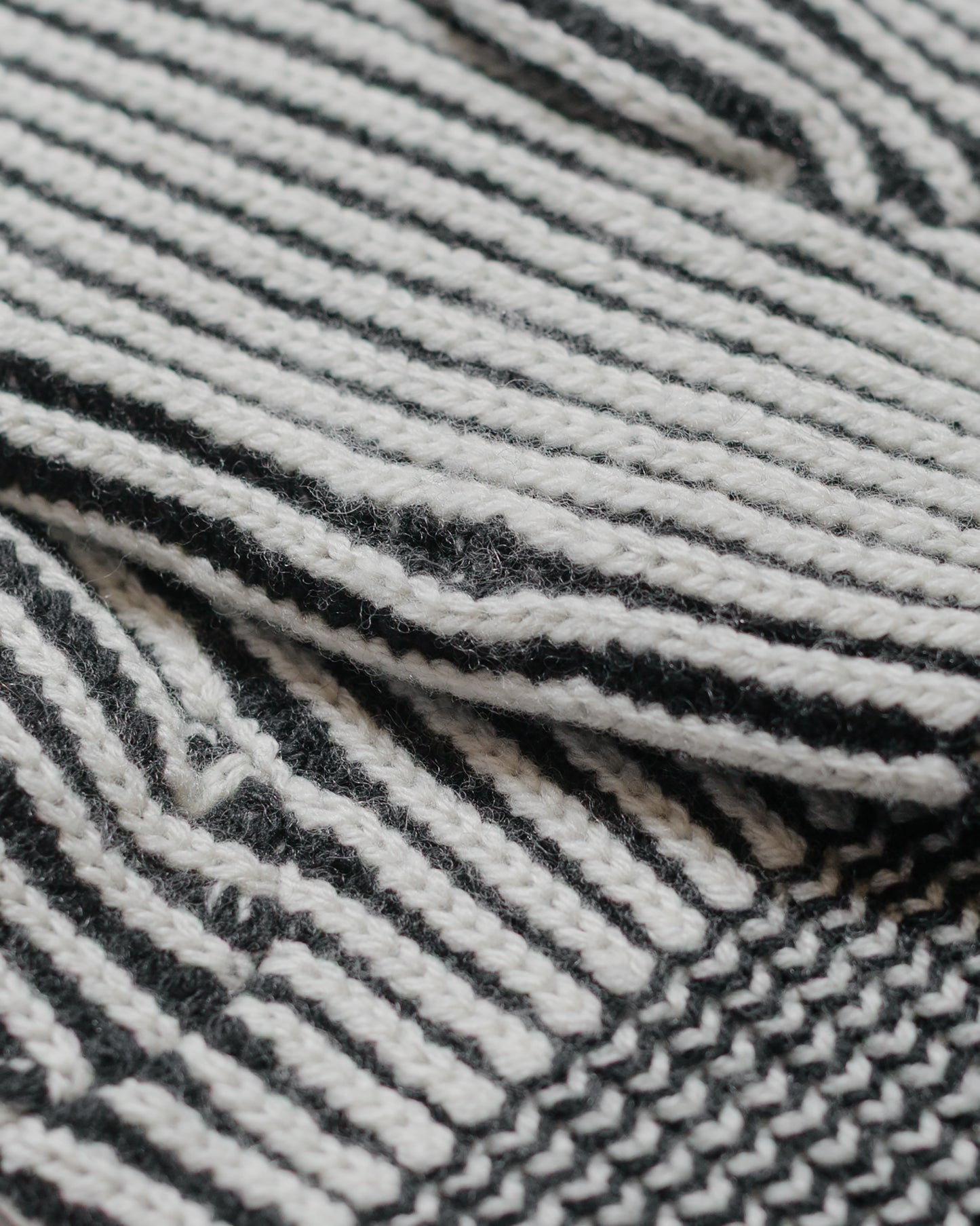 Beams Plus Cashmere Rib Mitten Charcoal Grey