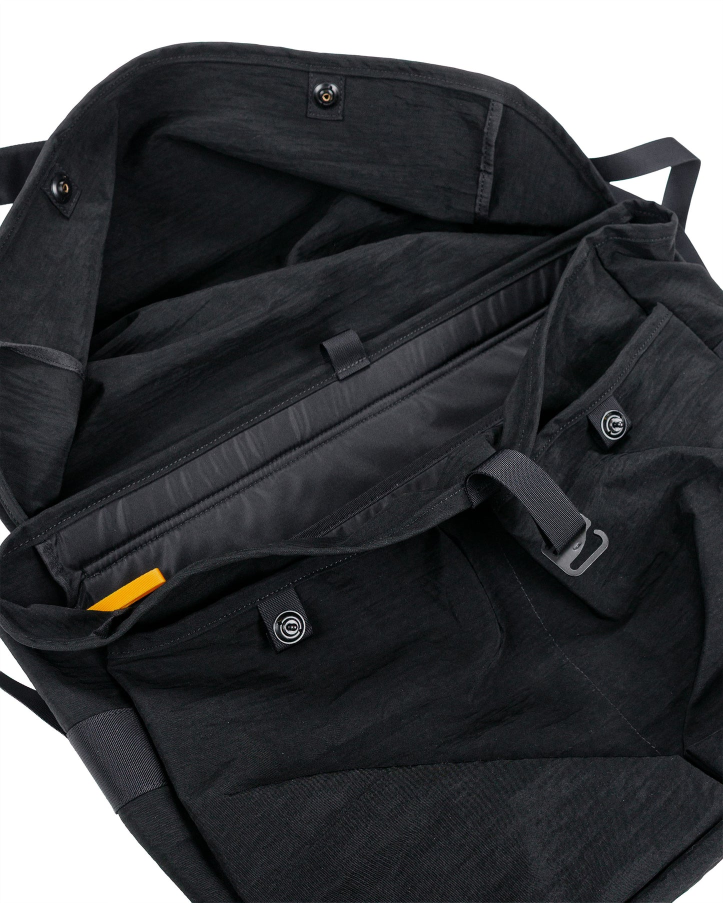 MAN-TLE R0G2 'Snap Messenger' Black Nylon