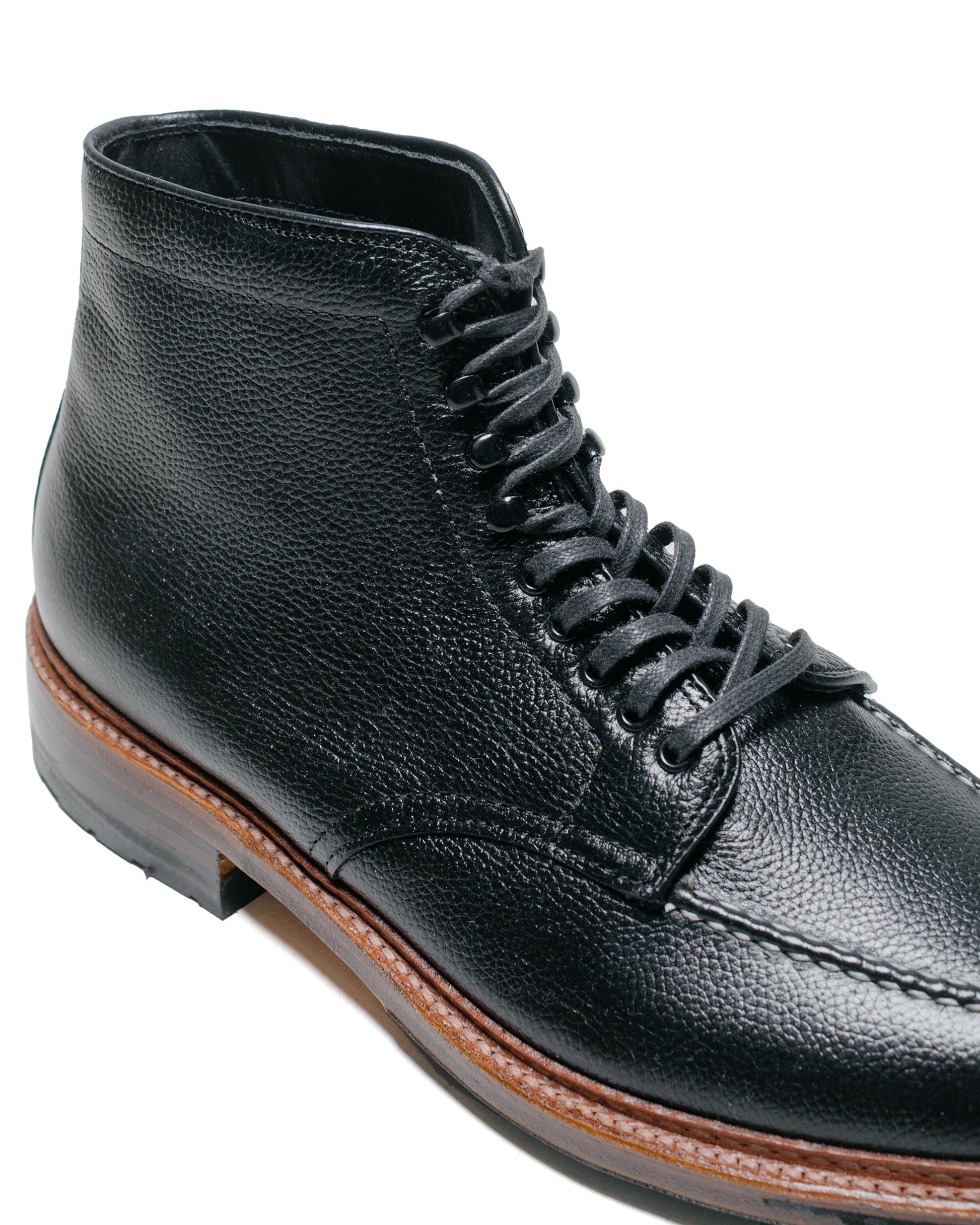 Alden Tanker Boot Black Regina Grain With Commando Sole G7901HC close