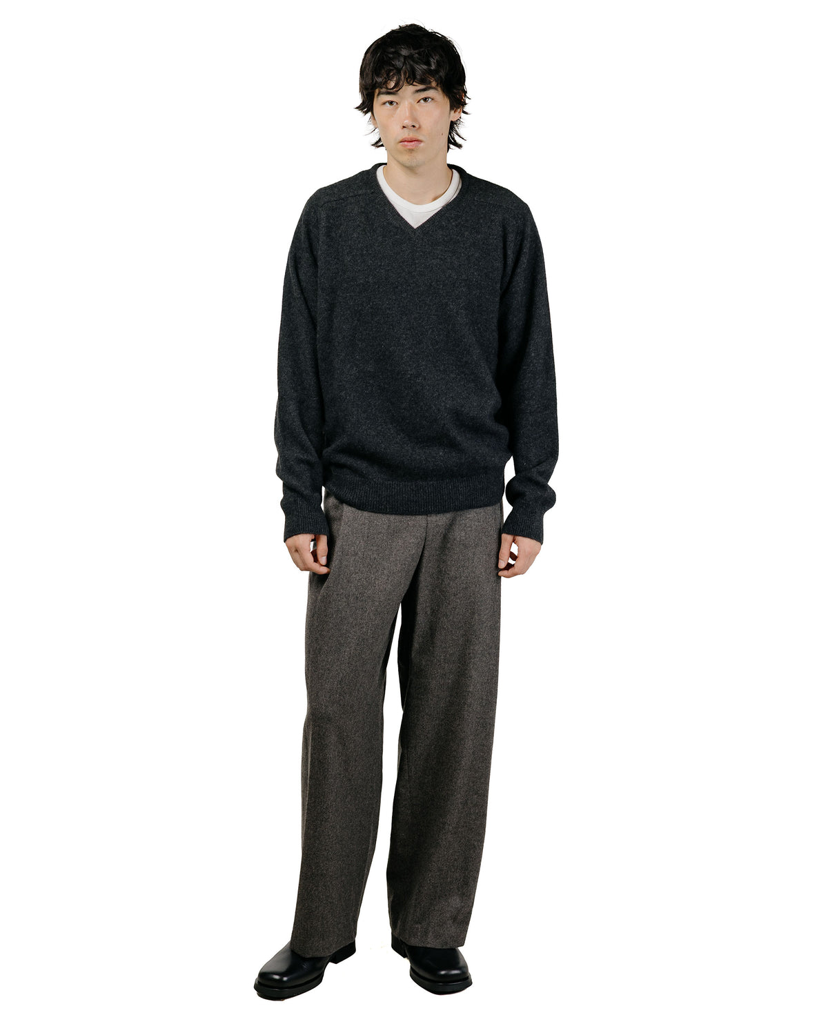 Amomento Racoon V-Neck Knit Charcoal
