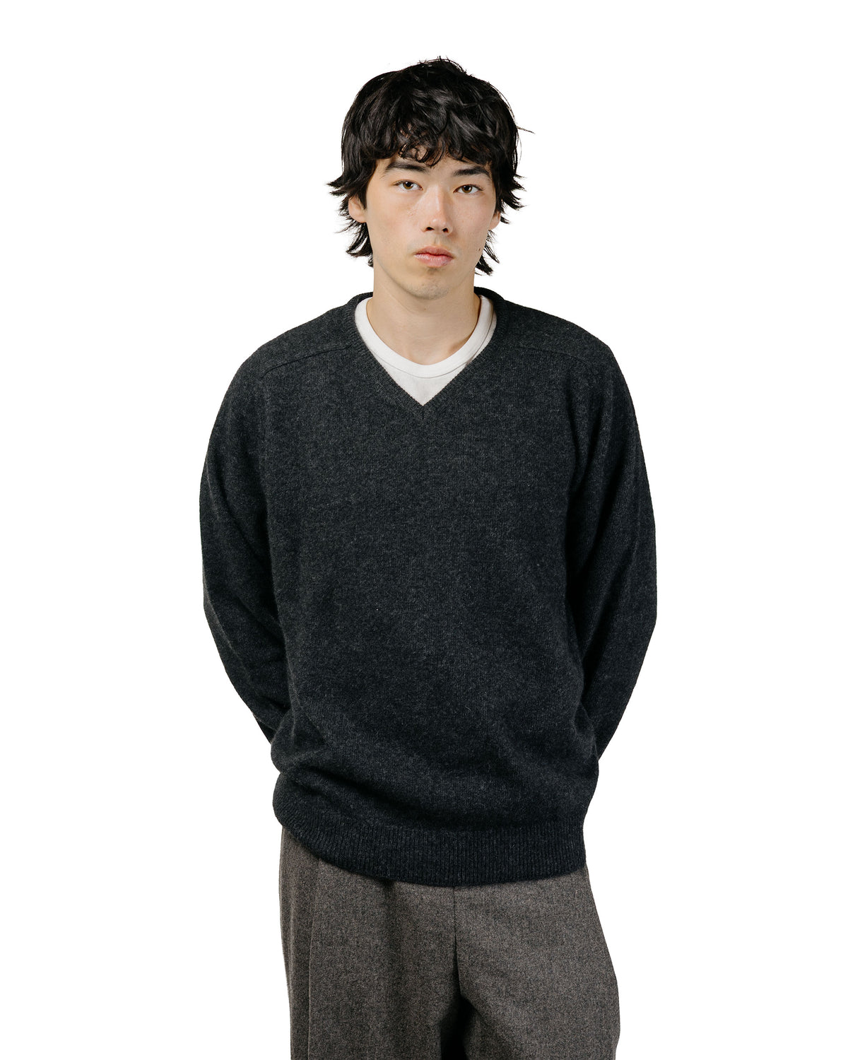 Amomento Racoon V-Neck Knit Charcoal