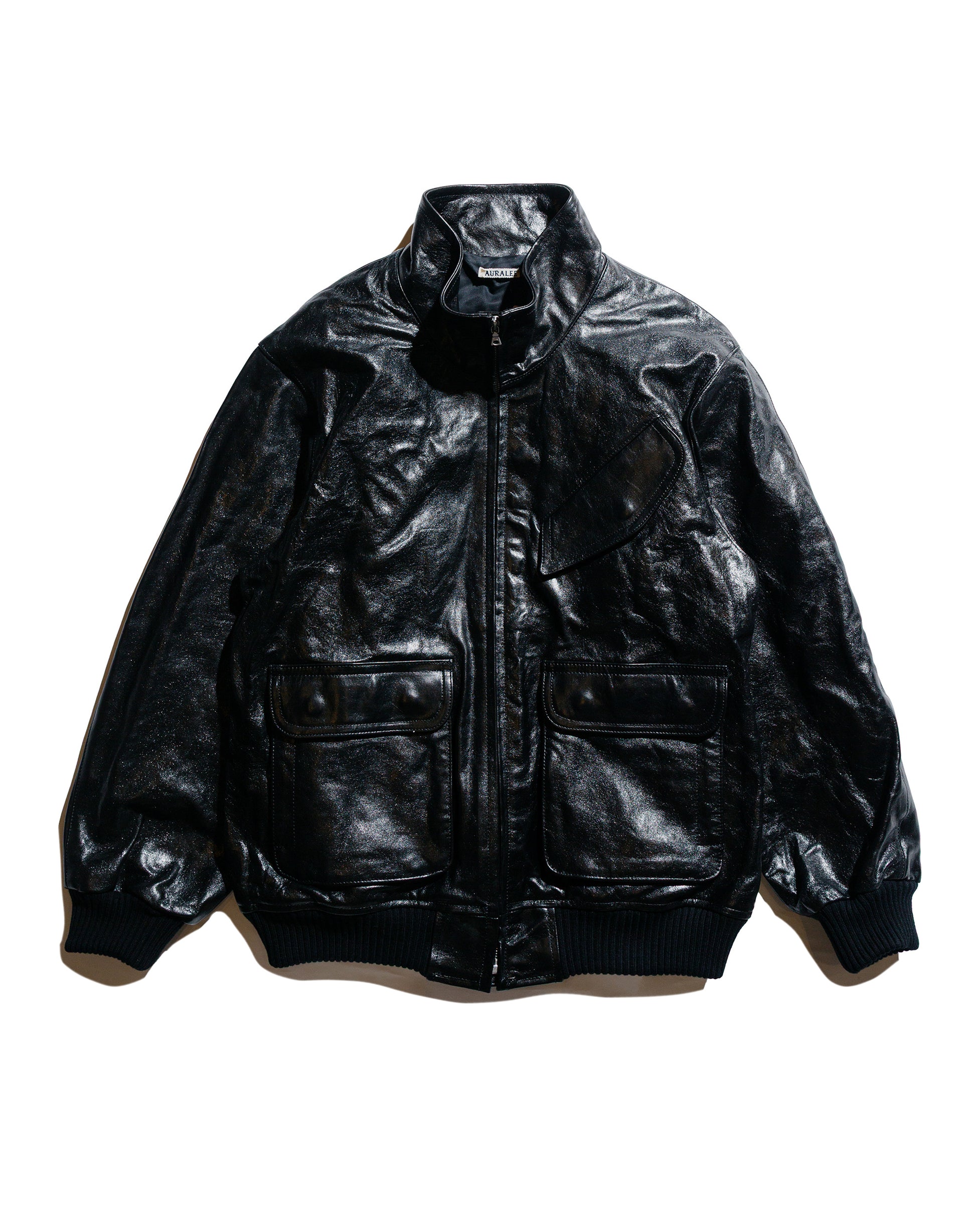 - Model is 6’2” (189cm), 160lbs (73kg) and wearing 