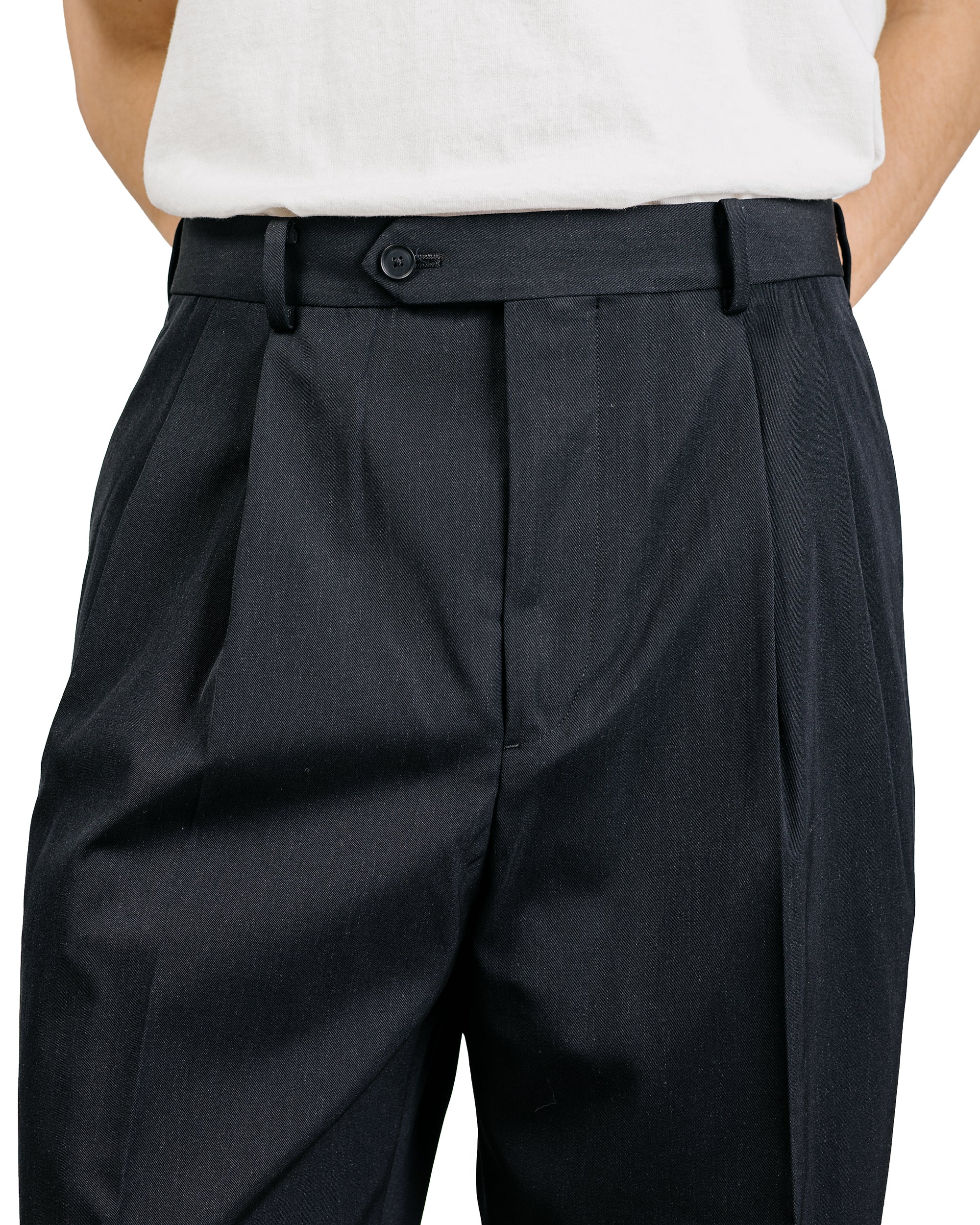 Auralee Light Wool Max Gabardine Two-Tuck Slacks Top Black
