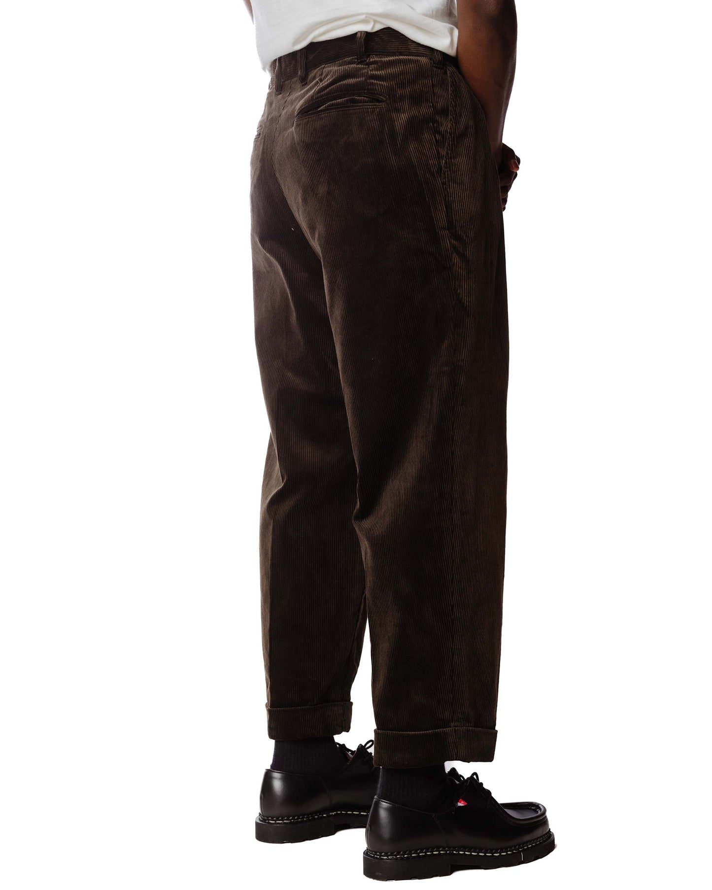 Beams Plus 2Pleats Corduroy Dark Brown Model Back