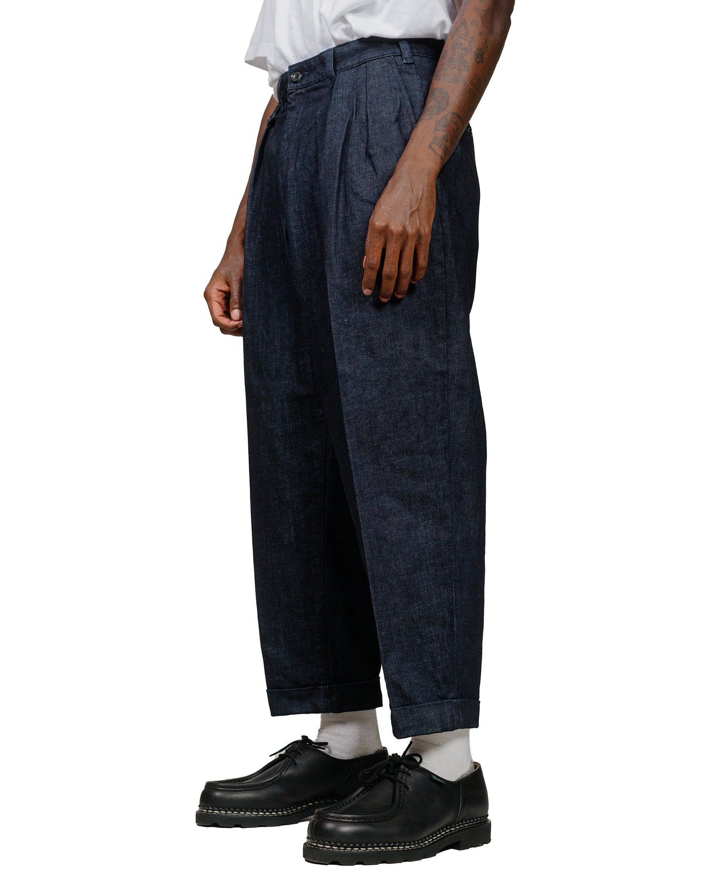 Beams Plus 2Pleats Denim Indigo model front