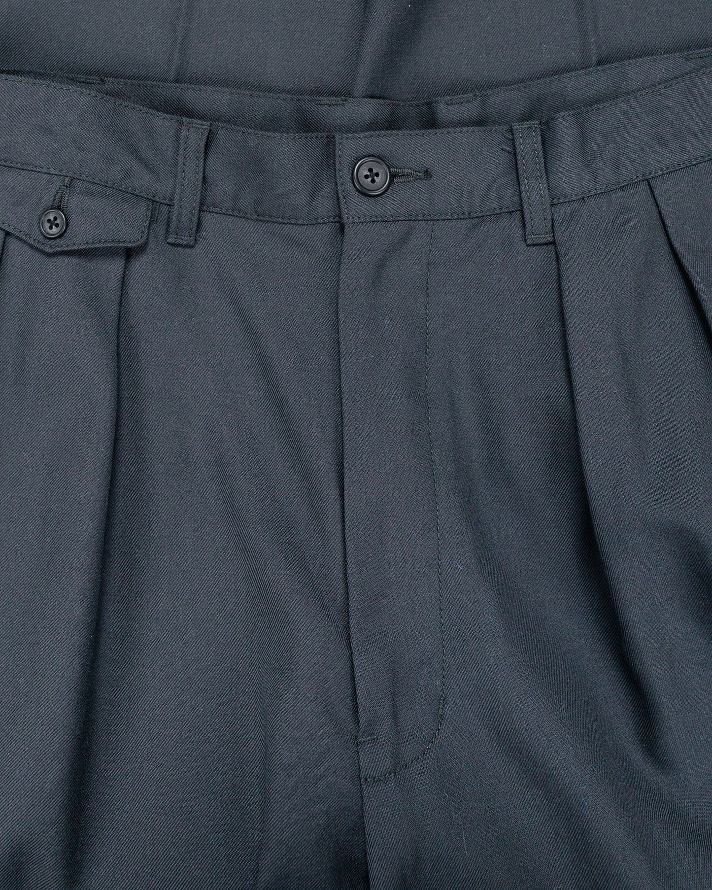 Beams Plus 2Pleats Laundry Wool Charcoal Grey