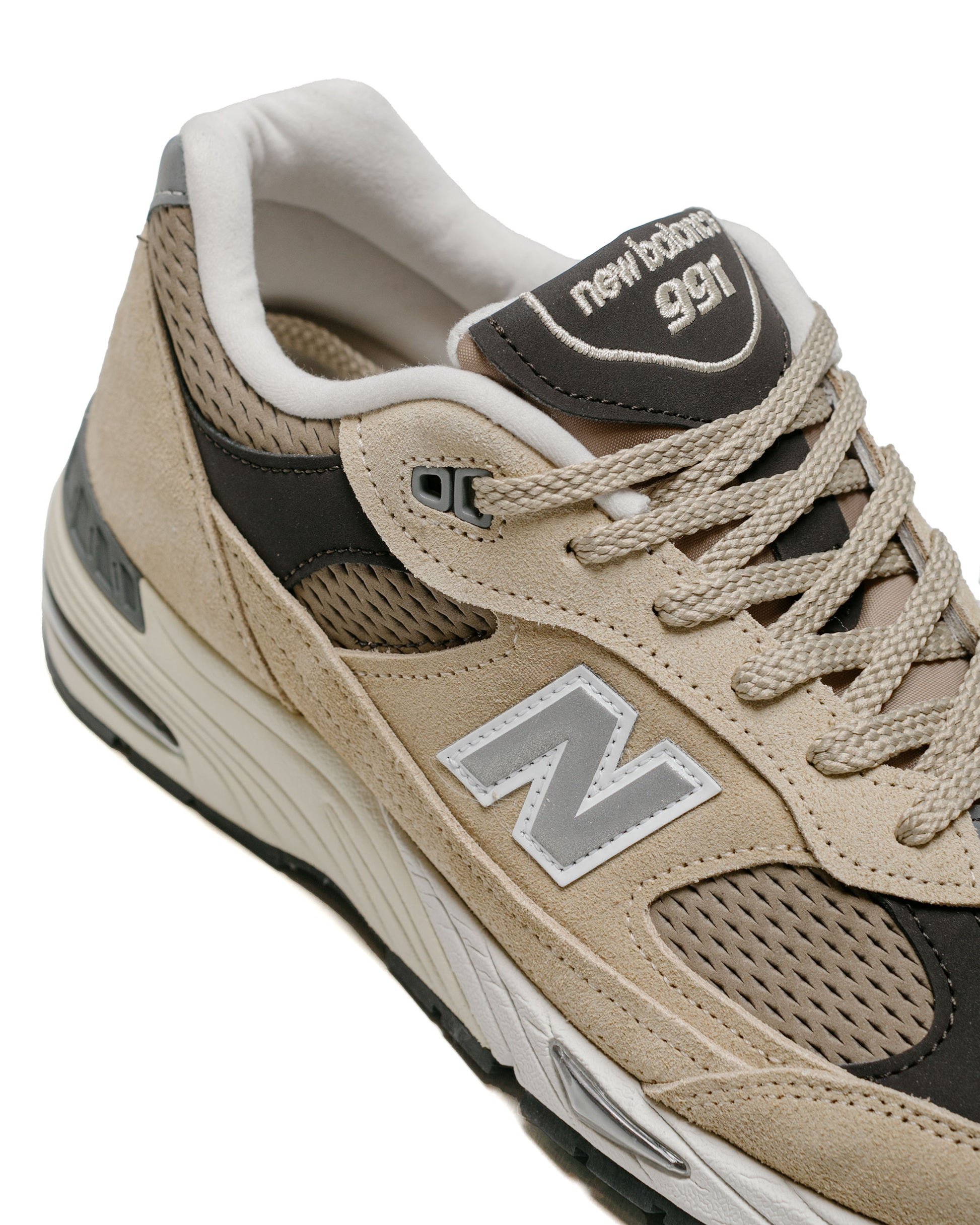 New Balance M991CBG Pale Khaki close