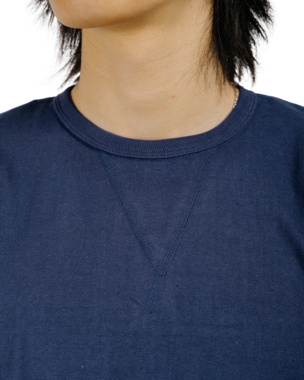 Denime Lot. 275 Front V Crew Neck T-Shirt Solid Color Ink Navy