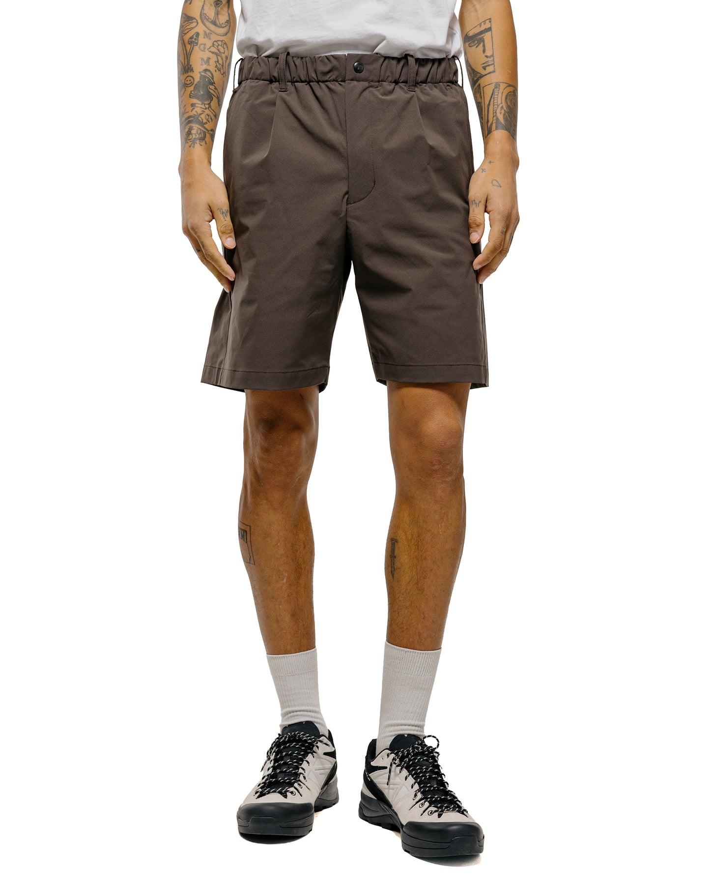Goldwin One Tuck Light Stretch Shorts Jet Brown