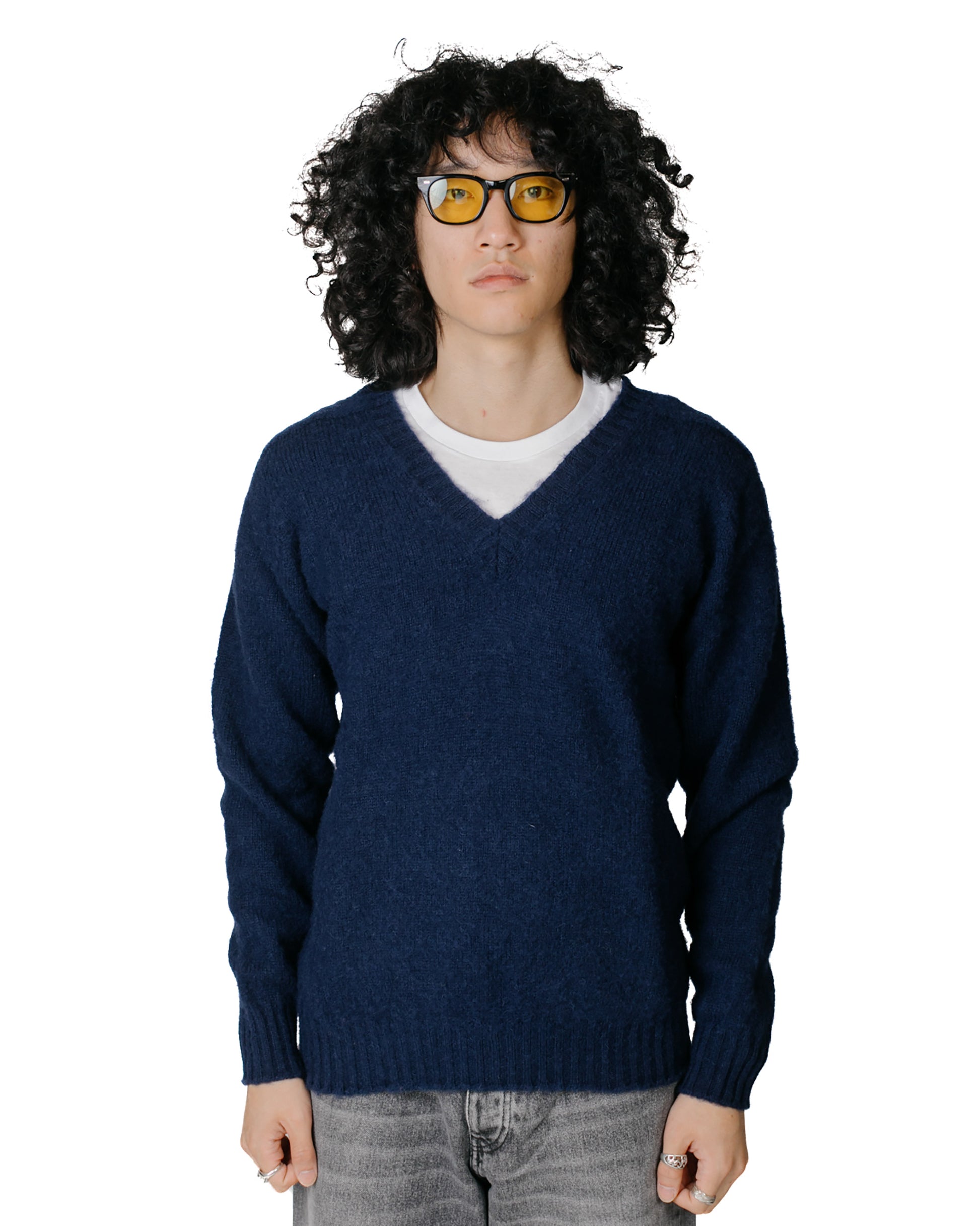 Howlin' Shaggy Bear V Neck Navy Model Front