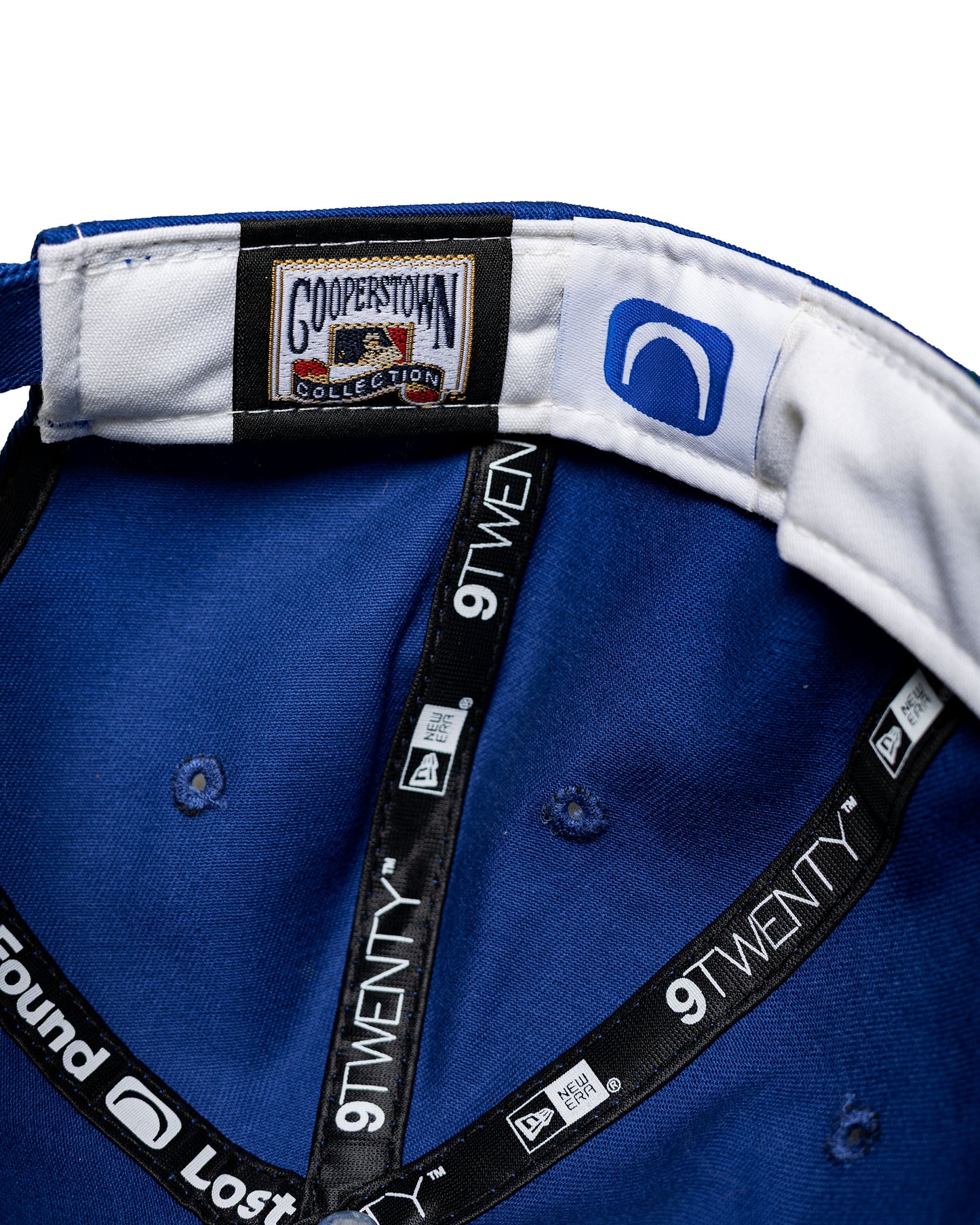 Lost & Found / MLB© - Toronto Blue Jays New Era Adjustable Hat Royal