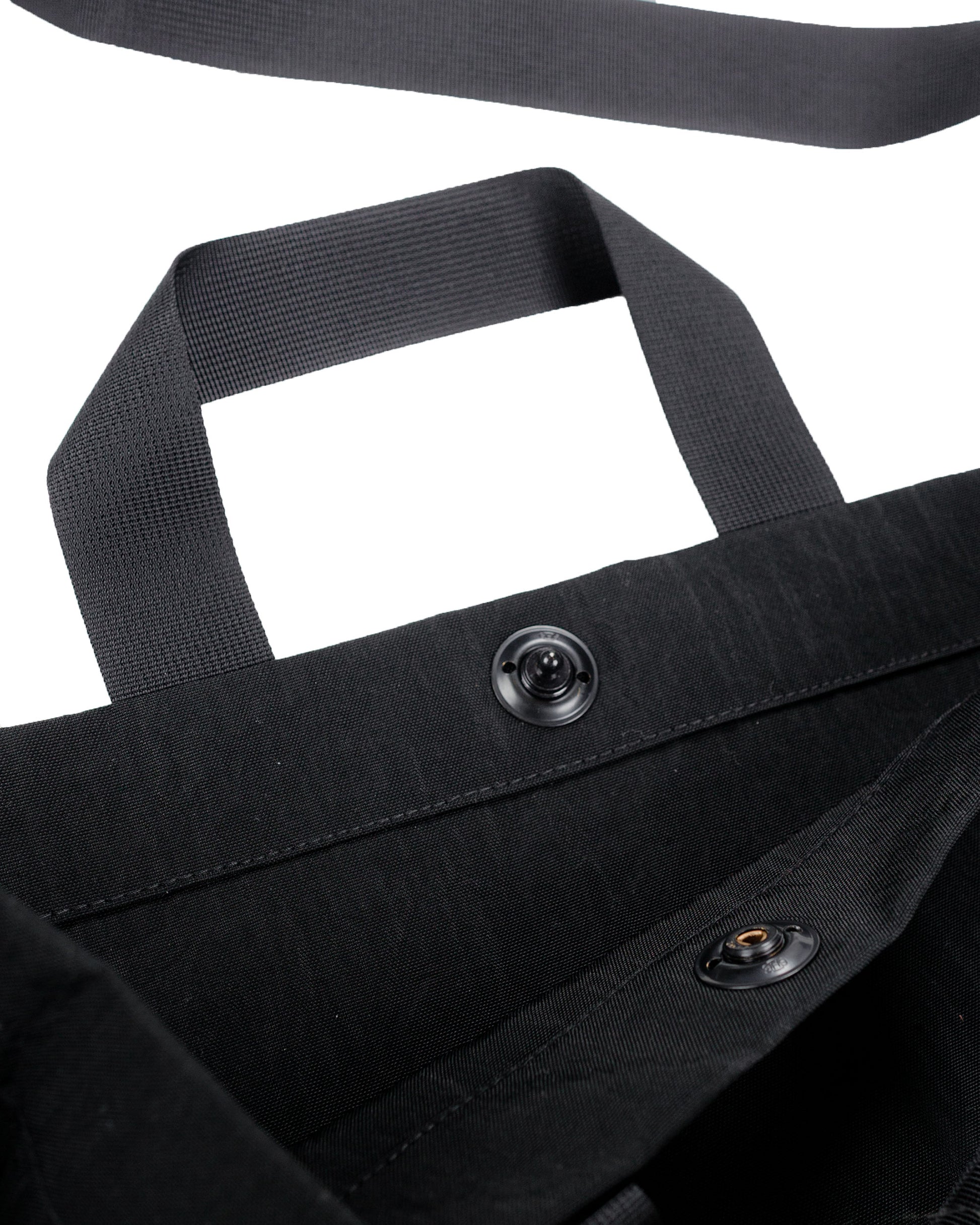 MAN-TLE R0B1 'Multi Handle Tote' Black Nylon