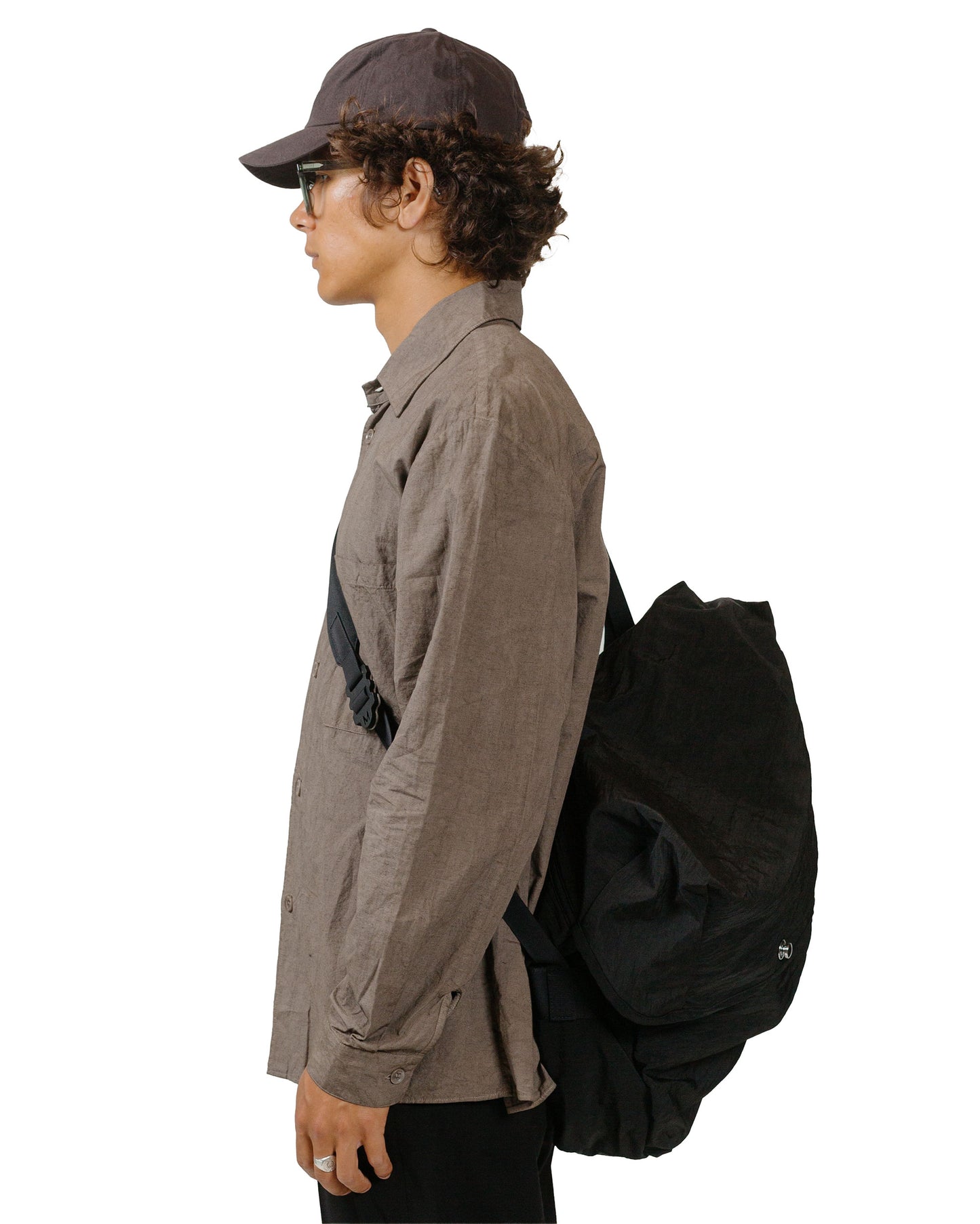 MAN-TLE R17 Gear-2 Black Nylon Messenger side