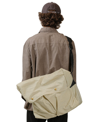 MAN-TLE R17 Gear-2 Pine Nylon Messenger back