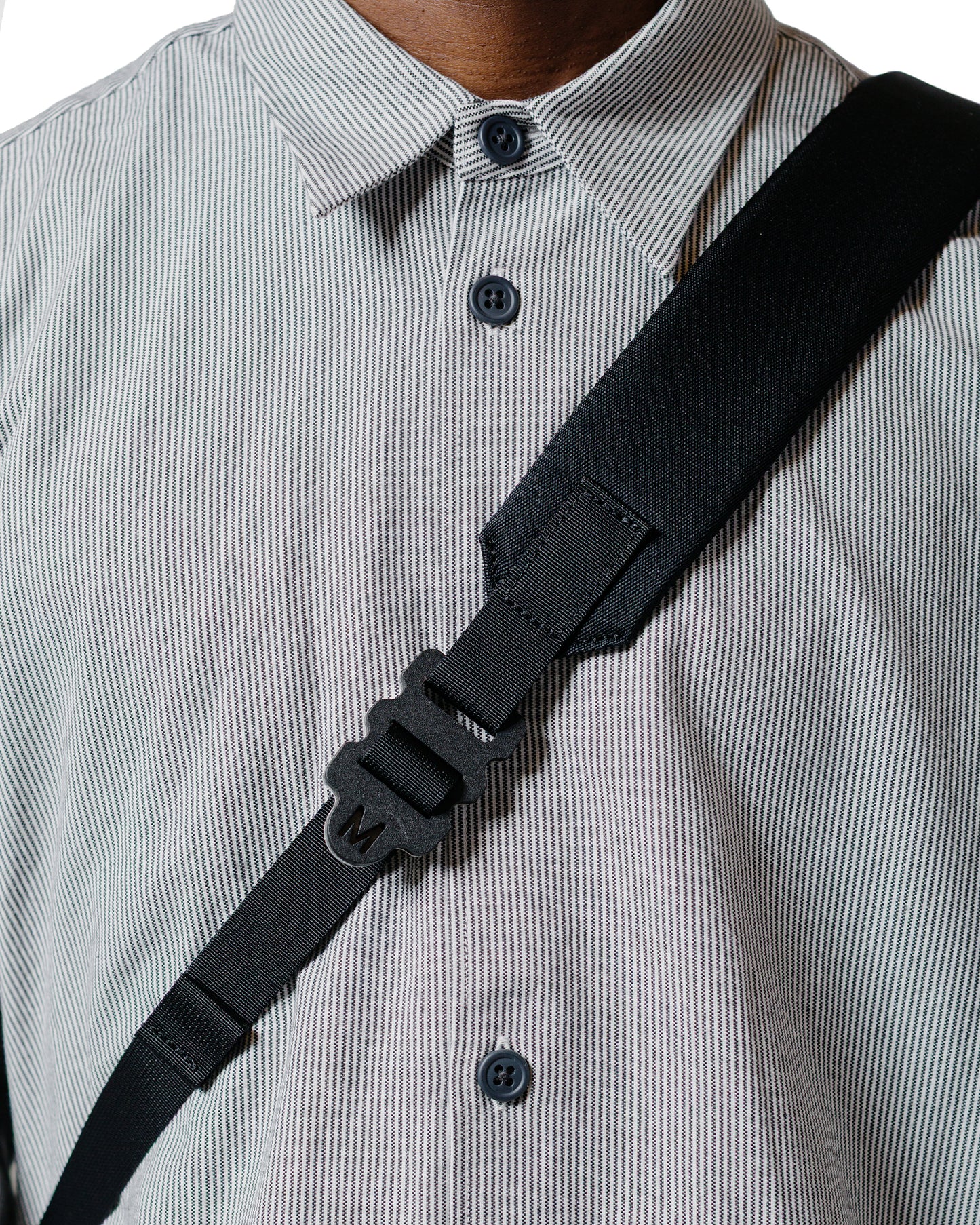 MAN-TLE R19 Gear-4 Mini Messenger White Nylon