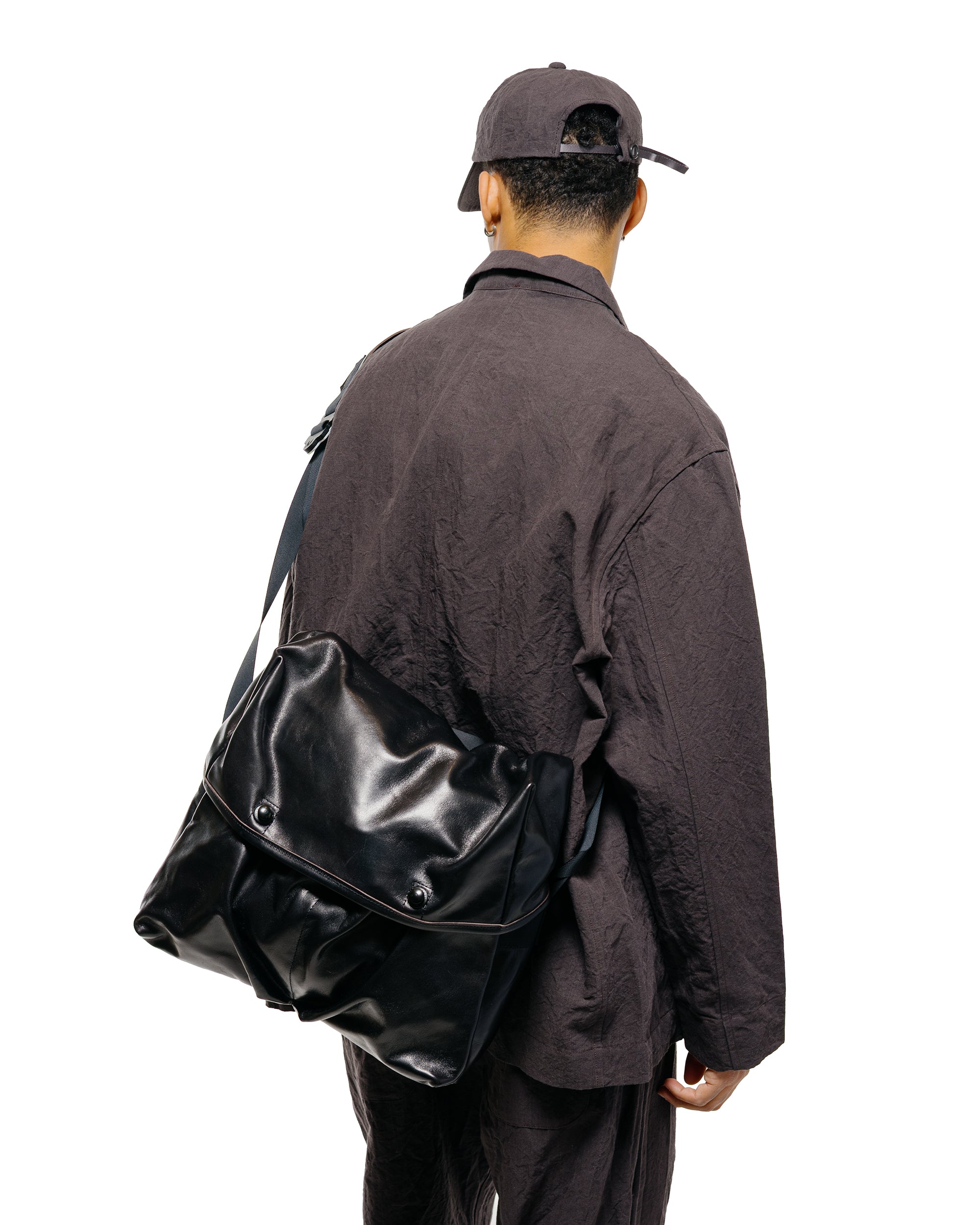 MAN-TLE R20G4 'Mini Messenger' Black Hide