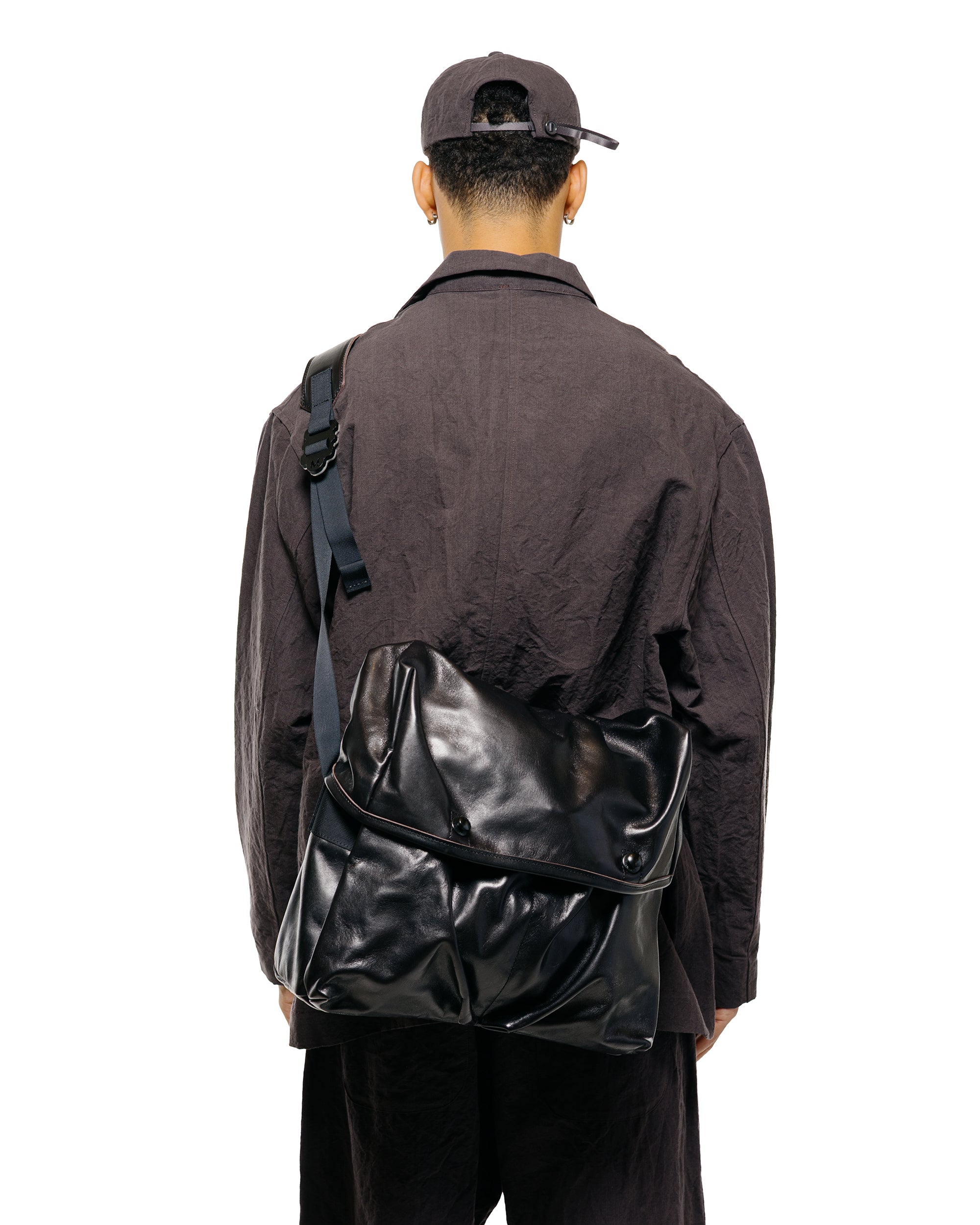 MAN-TLE R20G4 'Mini Messenger' Black Hide