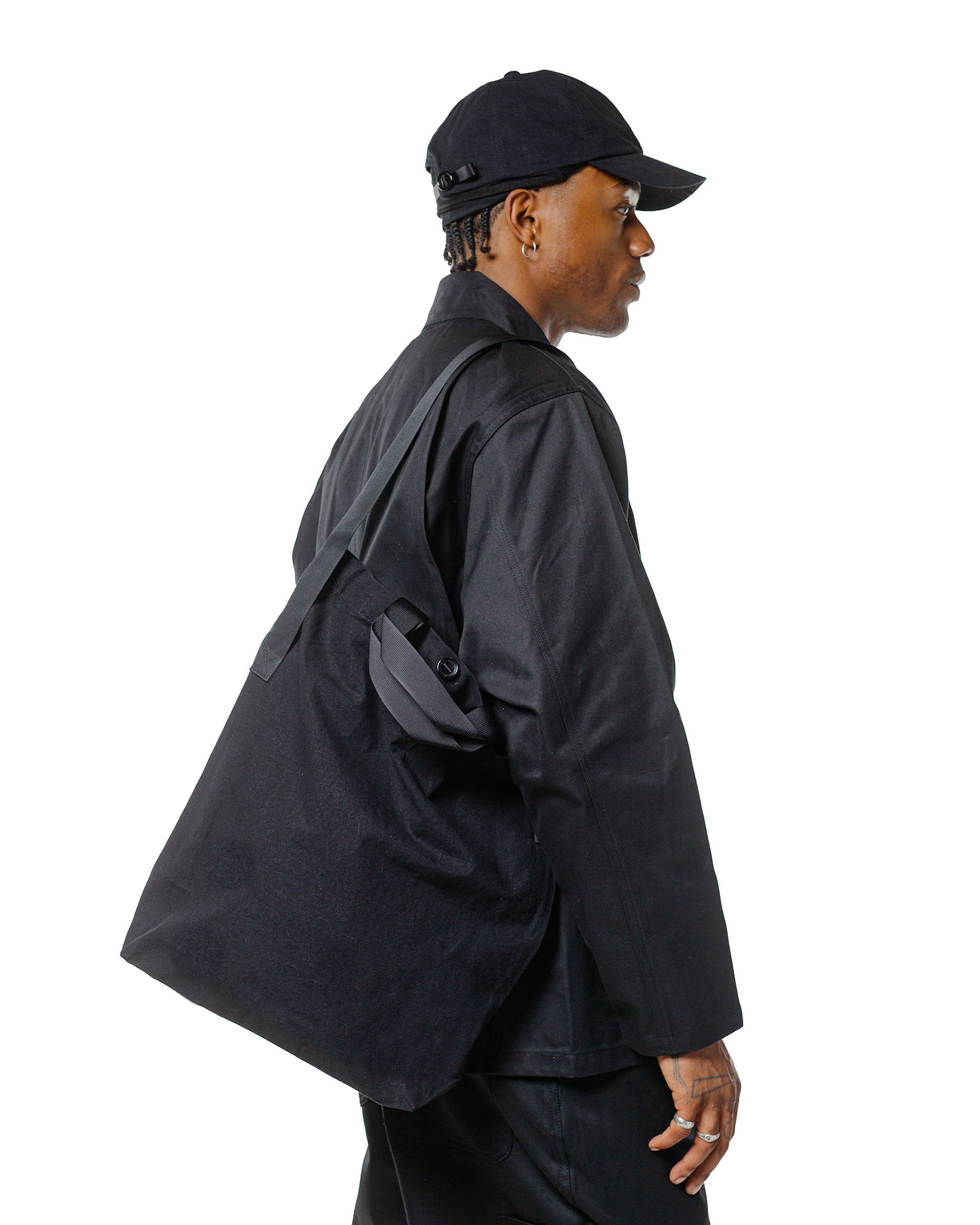 MAN-TLE R0B1 'Multi Handle Tote' Black Wax