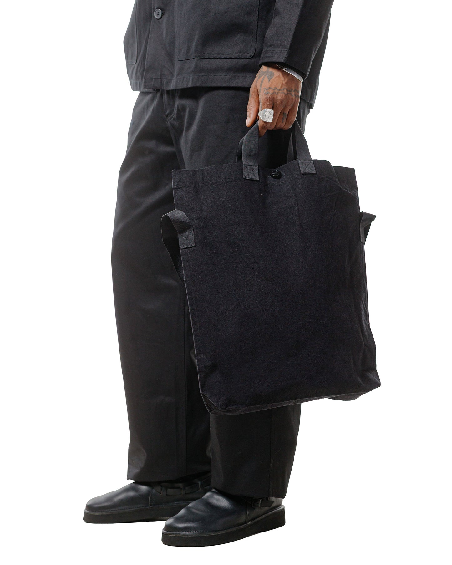 MAN-TLE R0B1 'Multi Handle Tote' Black Wax