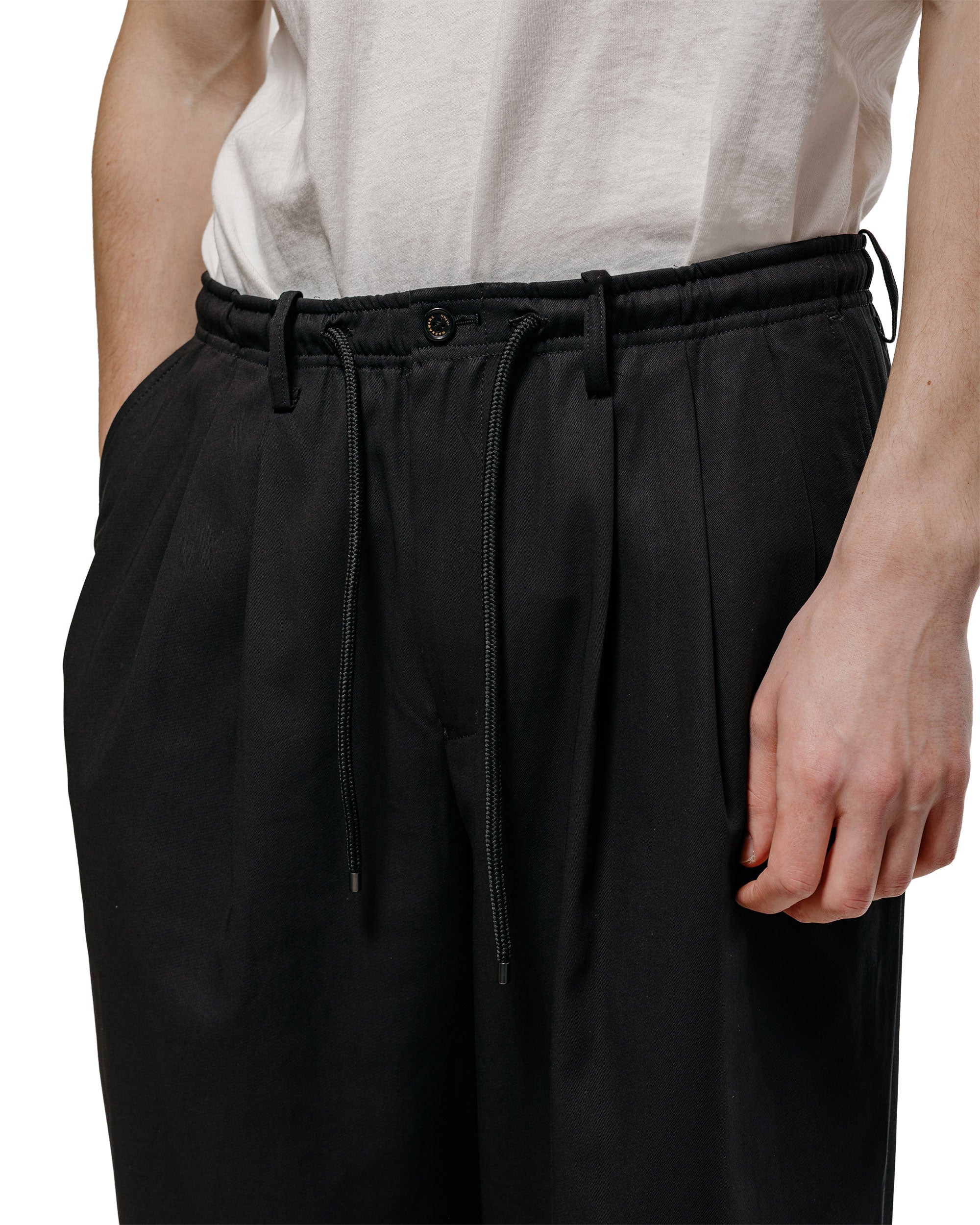 MARKAWARE Triple Pleated Easy Trousers Organic Cotton Voile Yarn Twill