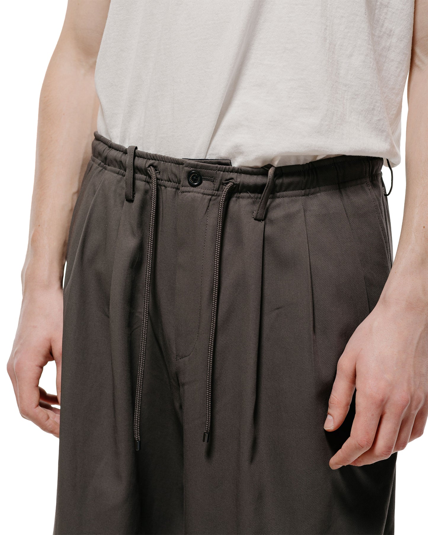 MARKAWARE Triple Pleated Easy Trousers Organic Cotton Voile Yarn Twill Charcoal