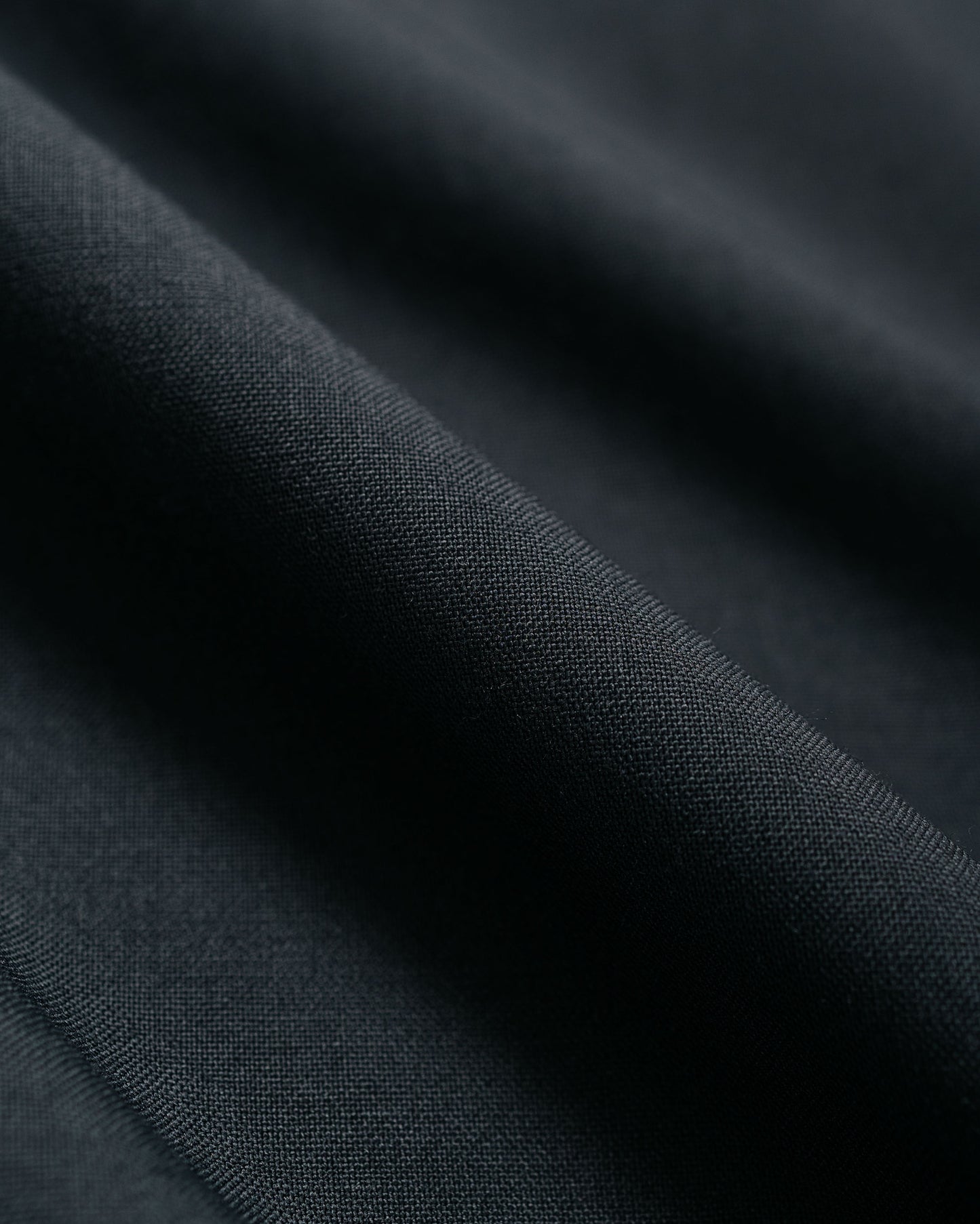 MARKAWARE Italian Open Collar S/S Shirt Organic Wool 2/80 Tropical Charcoal