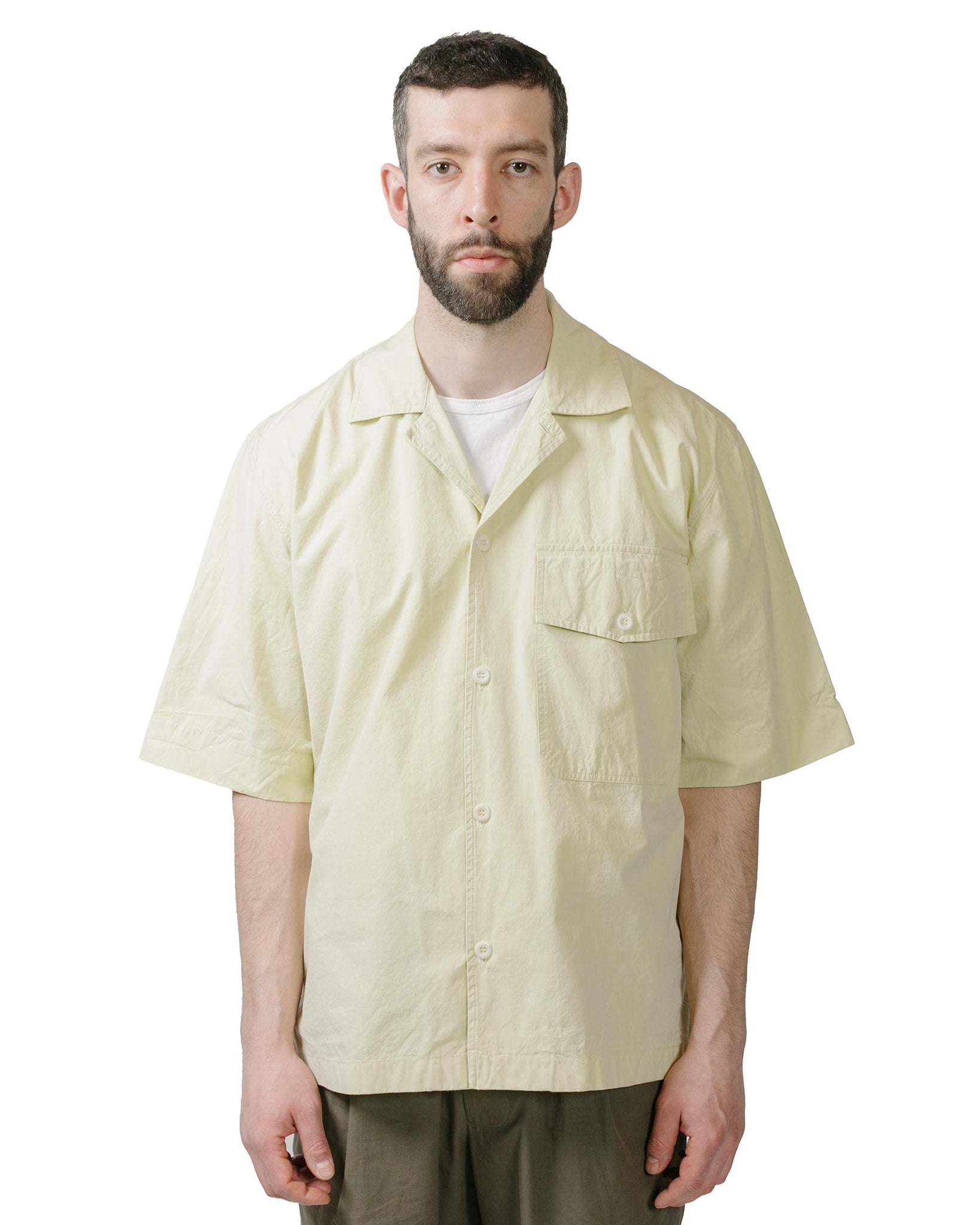 MHL SS Flap Pocket Shirt Yarn Dye Cotton Canvas Pale Yellow model front