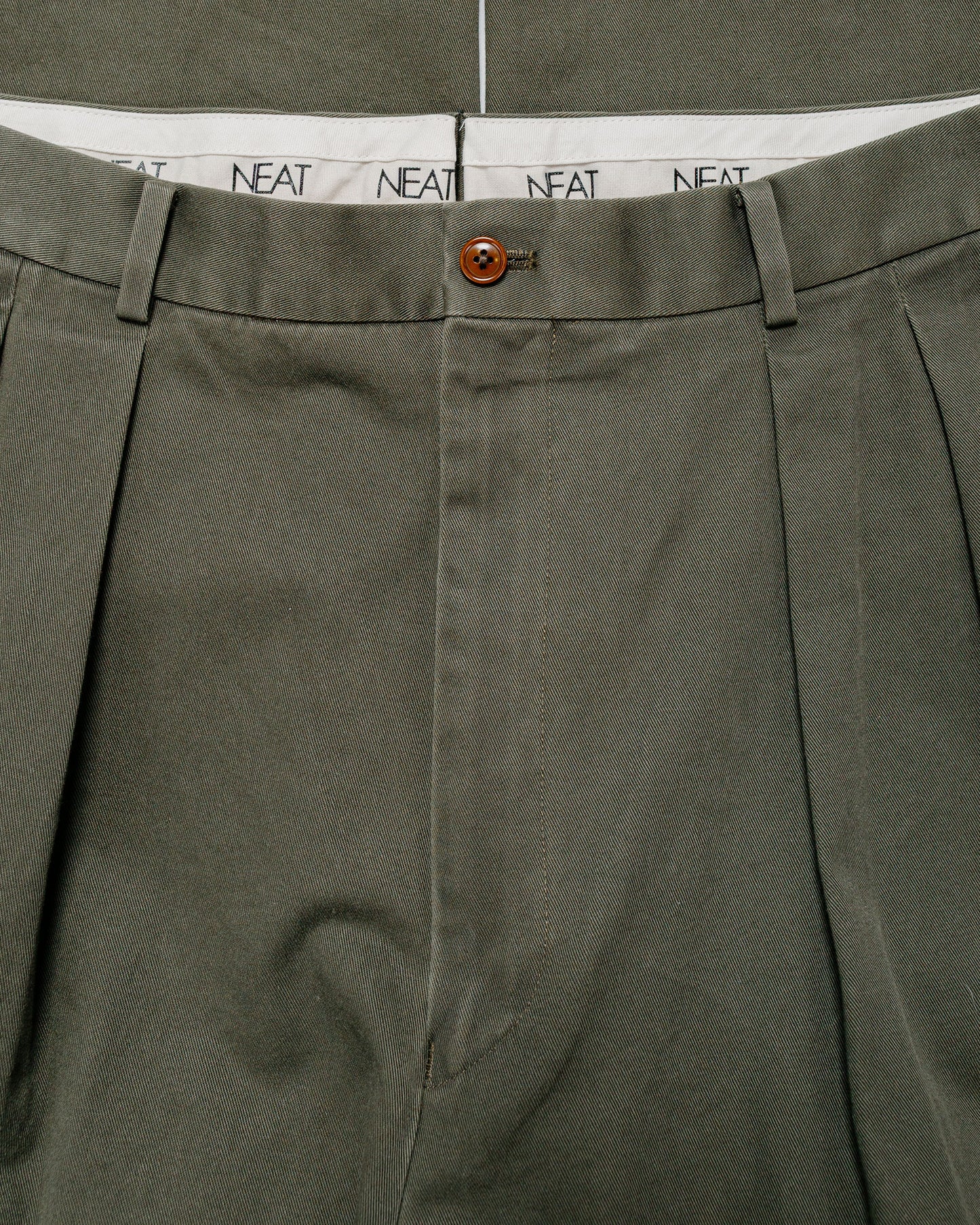 NEAT Chino Fade Olive