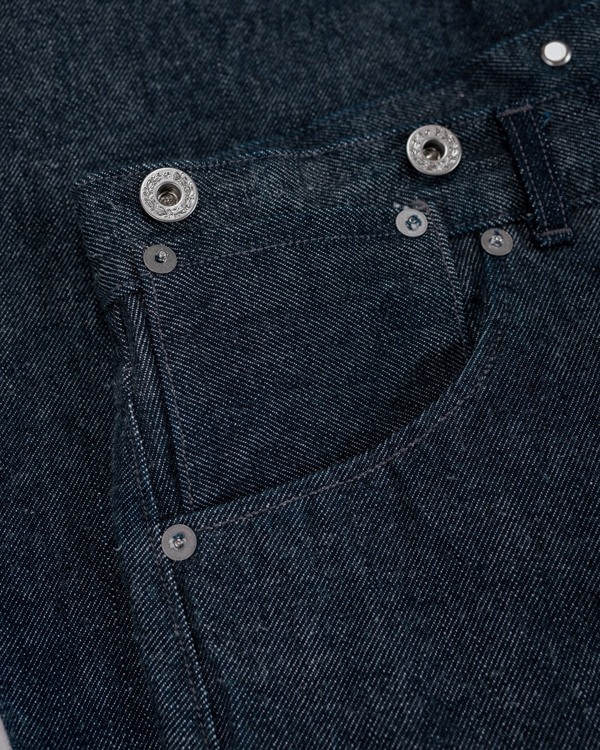 NICENESS Sharky Raw Denim Twist Jeans Indigo