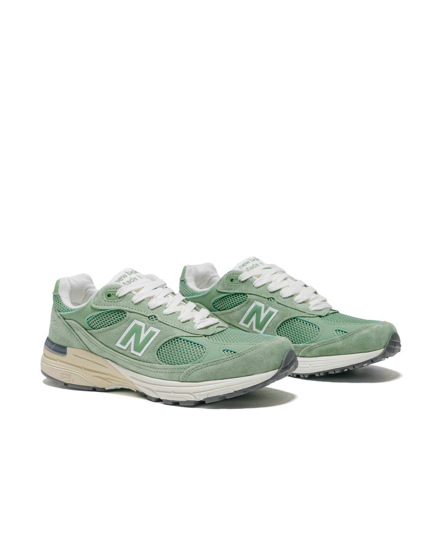 New Balance U993GW 'Chive' side