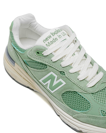 New Balance U993GW 'Chive' close