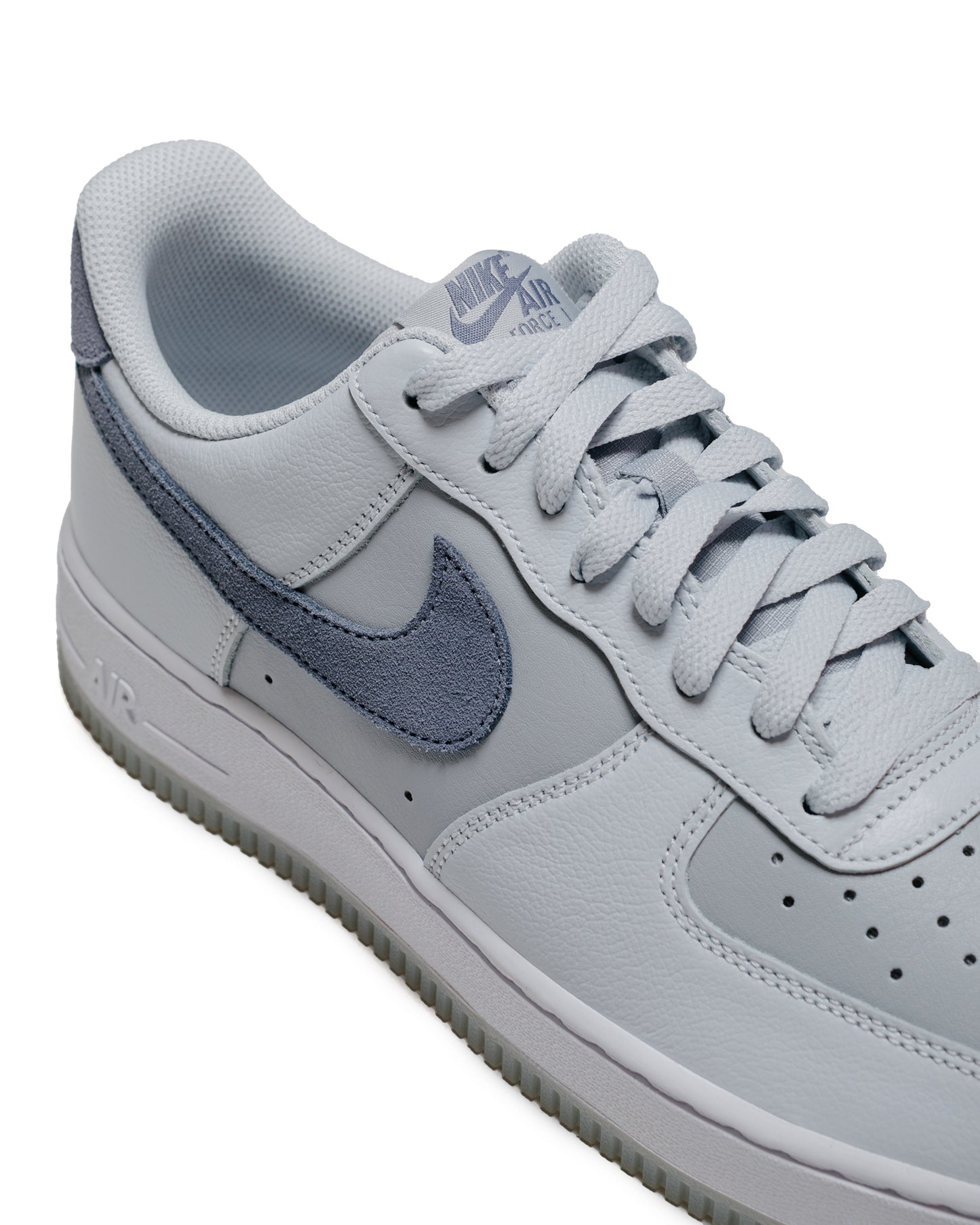 Nike Air Force 1 ‘07 LV8 Pure Platinum/Wolf Grey/Light Carbon close