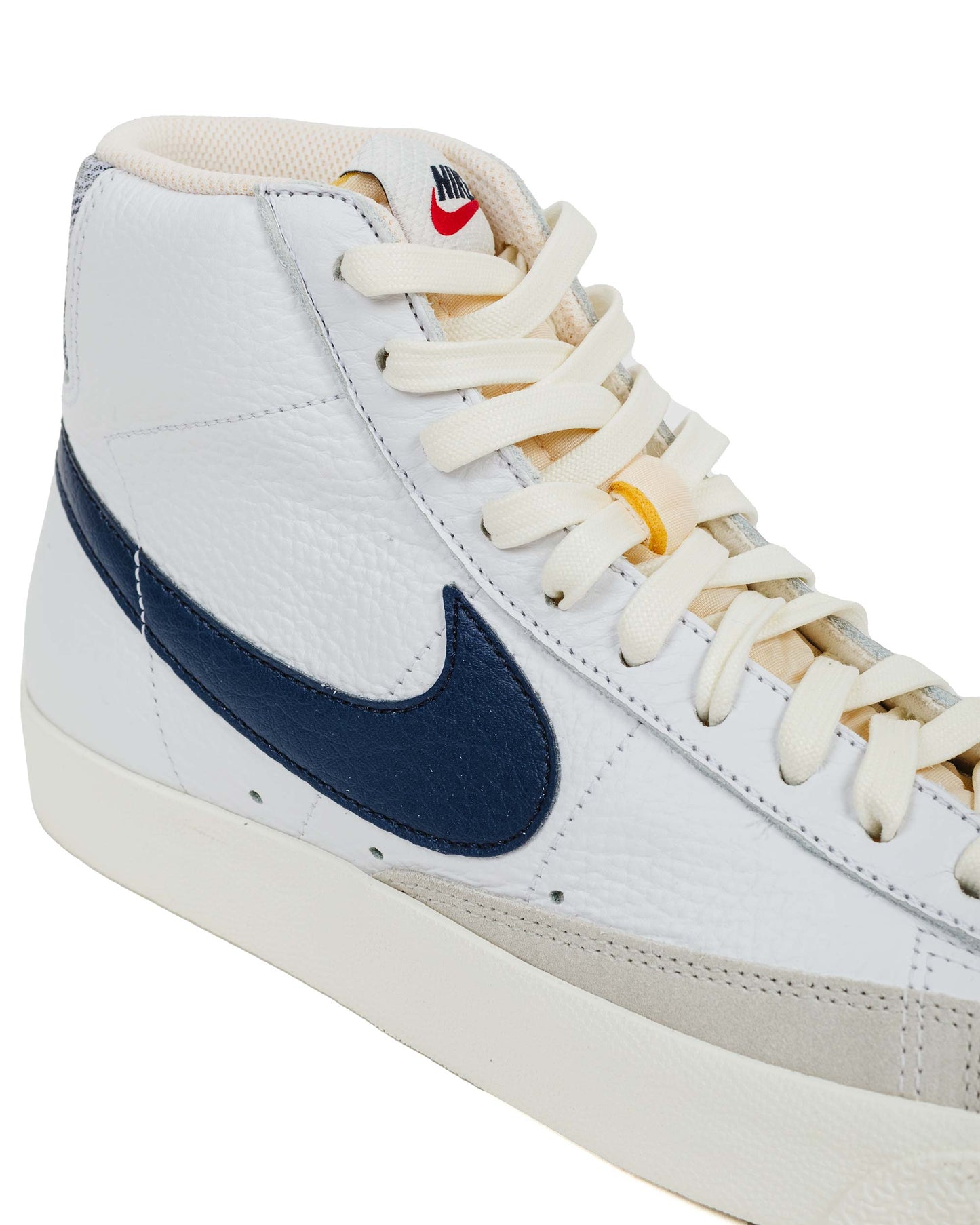 Nike Blazer Mid '77 WhiteMidnight Navy Close