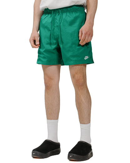 Nike Club Flow Short Malachite/White model front