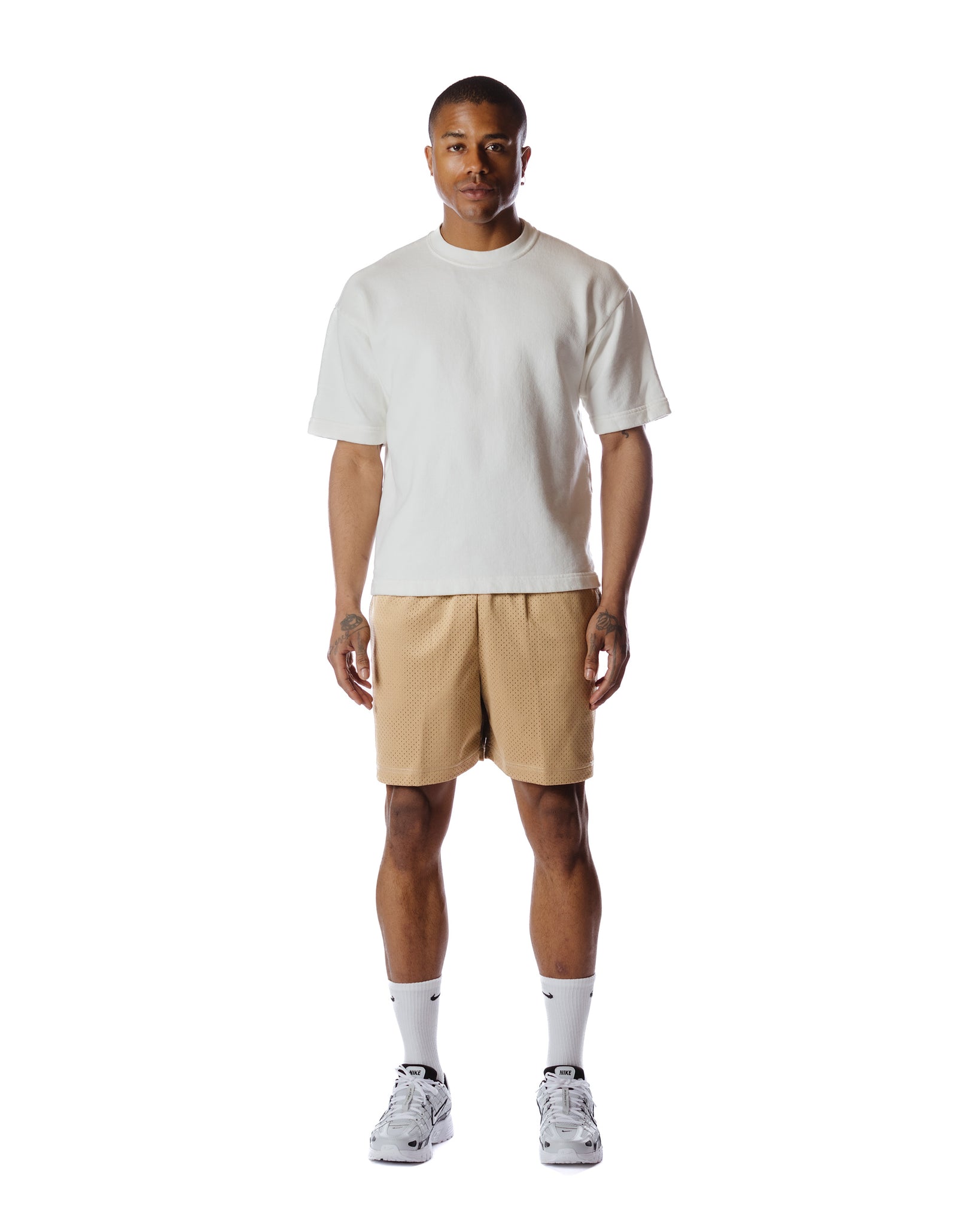 Nike Sportswear Authentics Mesh Shorts Khaki Model