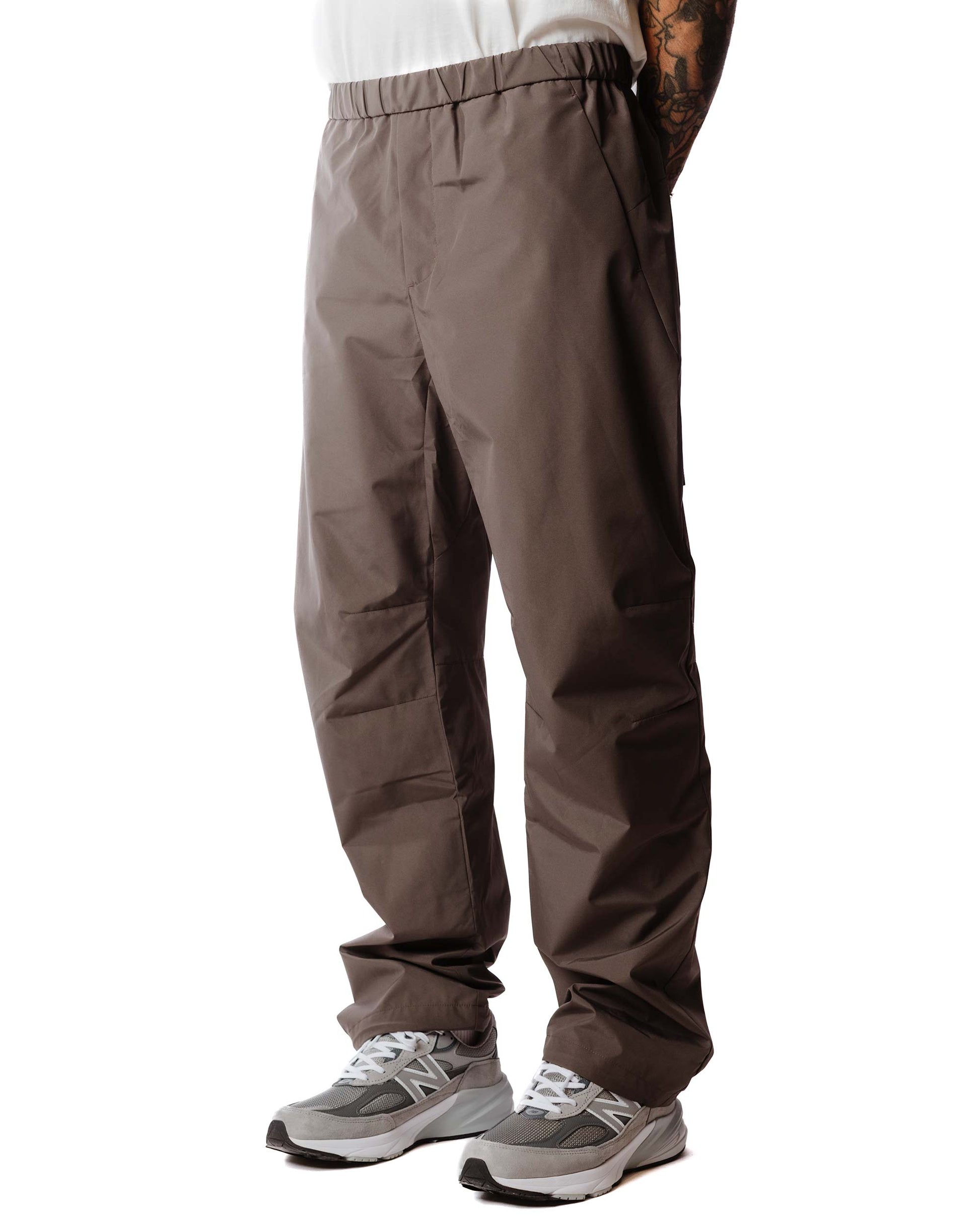 Norse Projects Alvar Gore-Tex Infinium Tech Trouser Heathland Brown Model Close Front