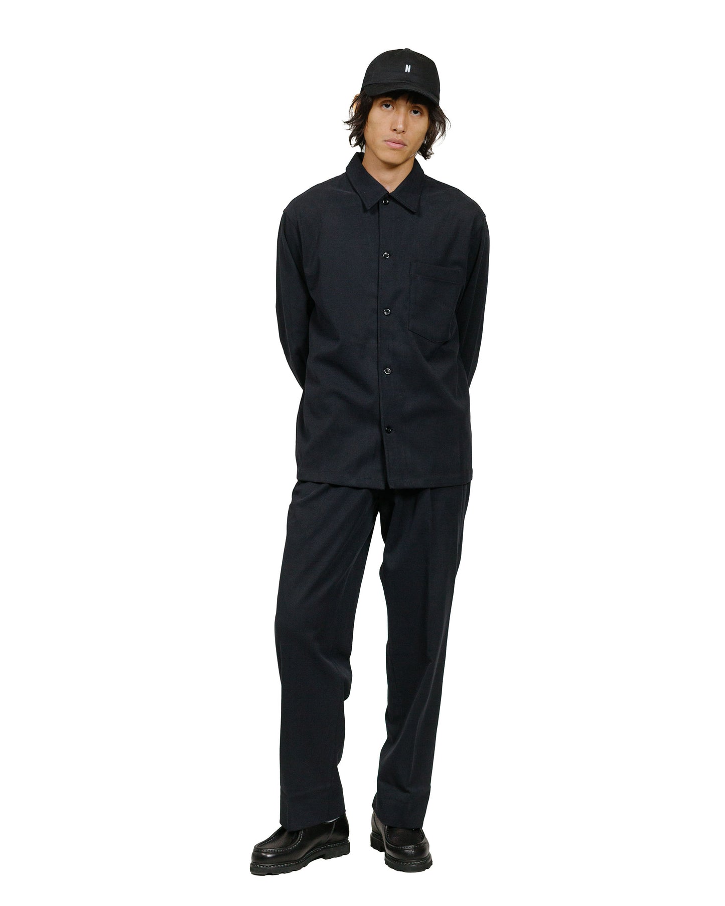 Norse Projects Benn Relaxed Cotton Wool Twill Pleated Trouser Dark Navy model full