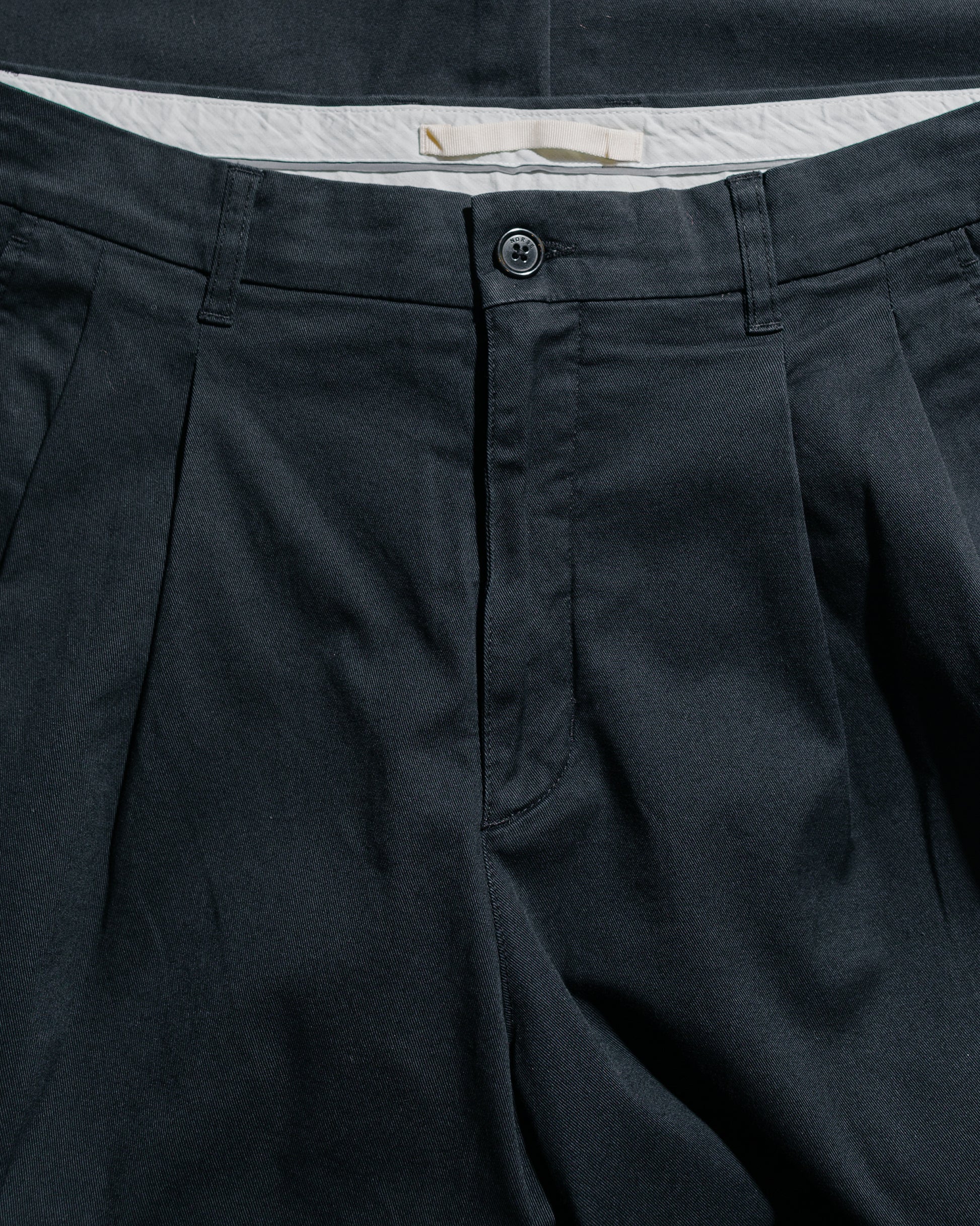 Norse Projects Benn Relaxed Twill Pleated Trouser Black