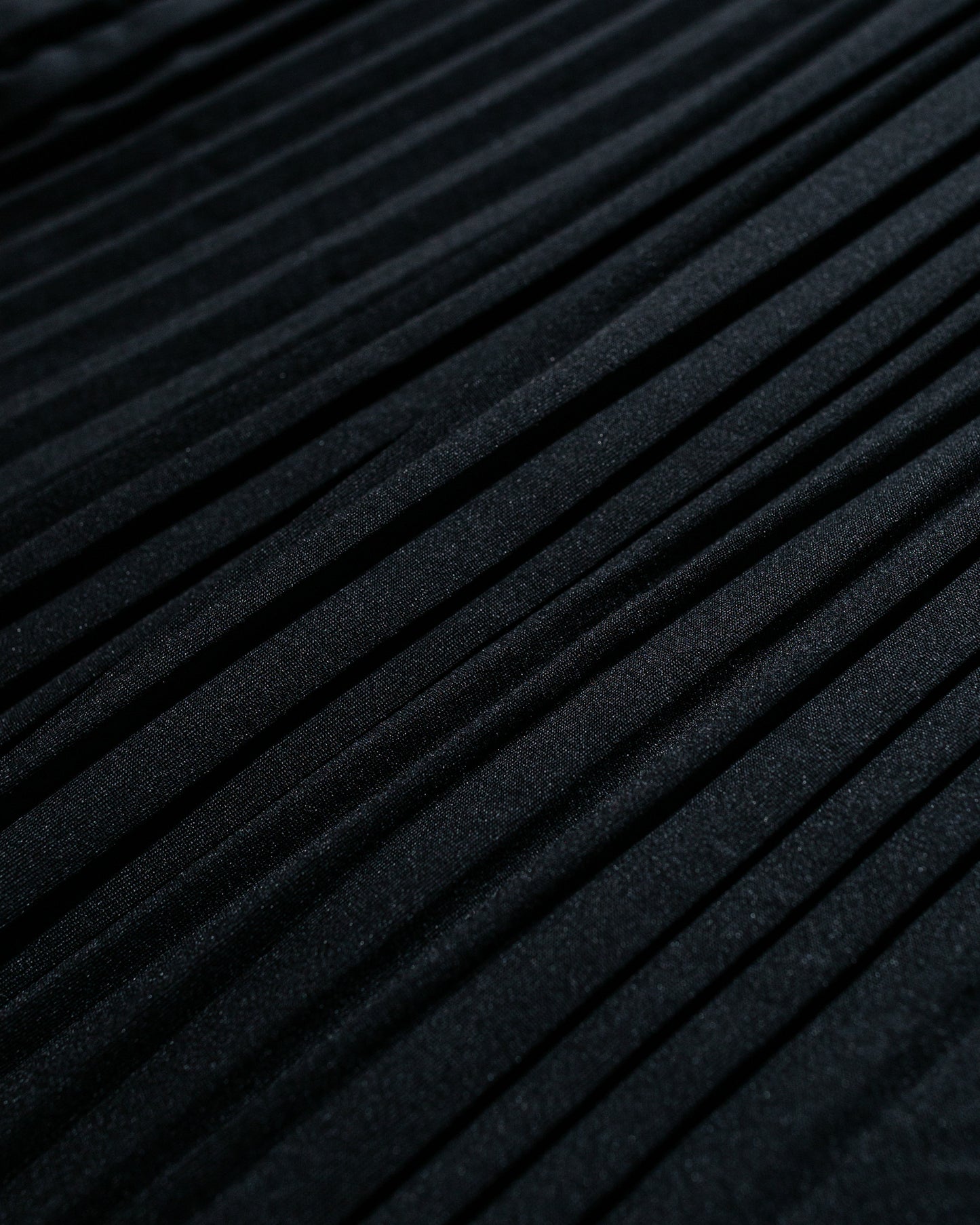 SATISFY AuraLite Pleated Long Tee Black