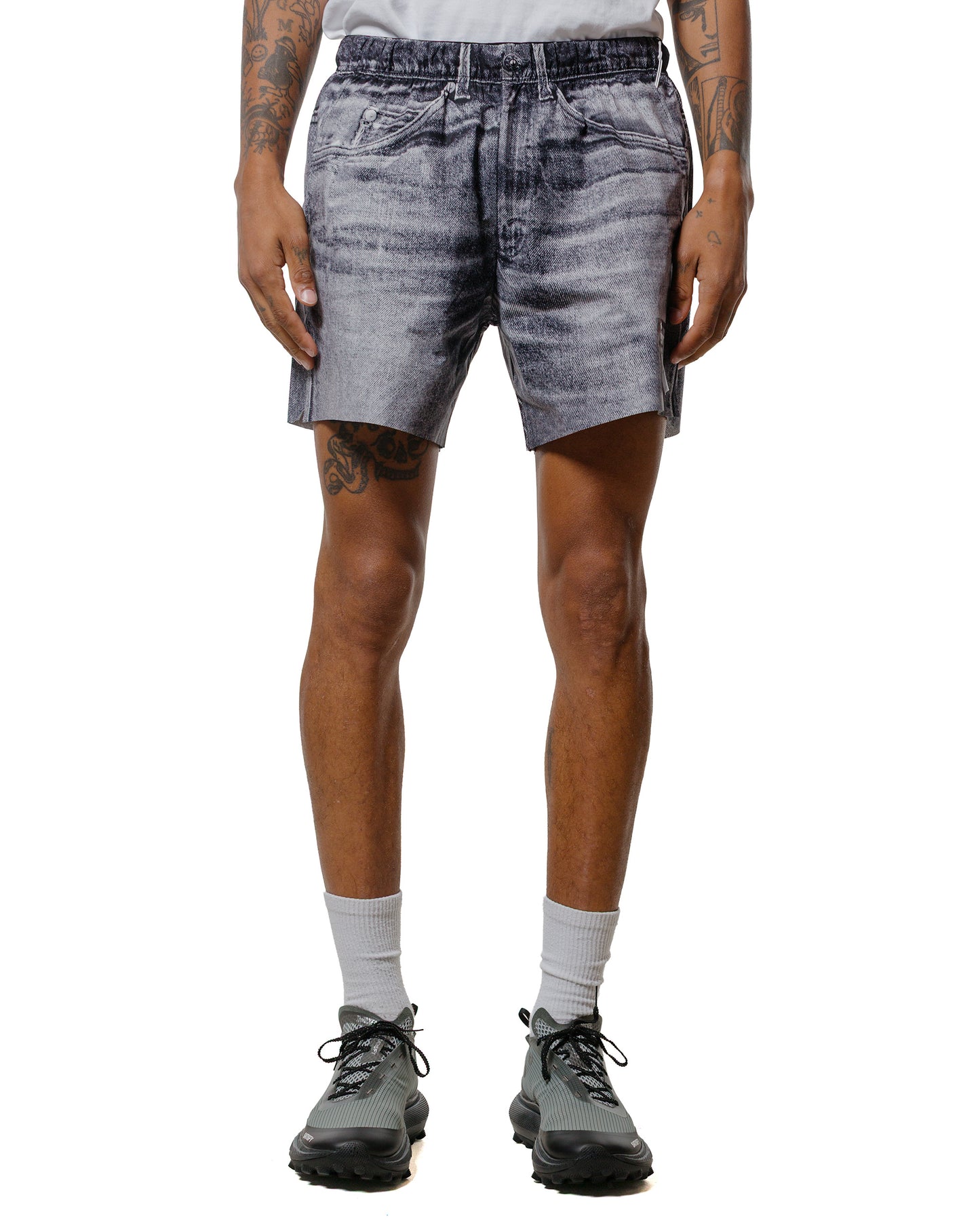 SATISFY PeaceShell 5" Unlined Shorts Black Denim