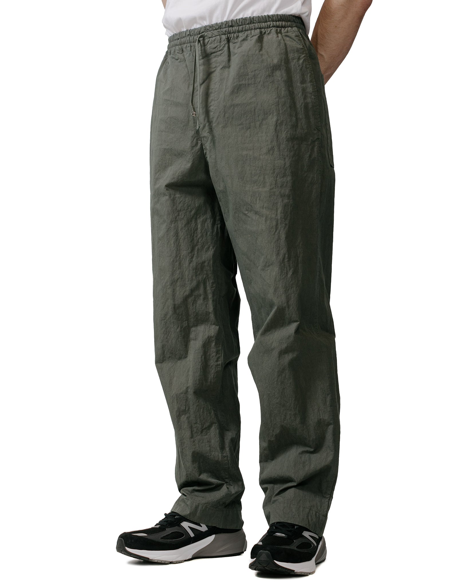 Sage de Cret Cotton Nylon Twill Wide Easy Pants Olive model front