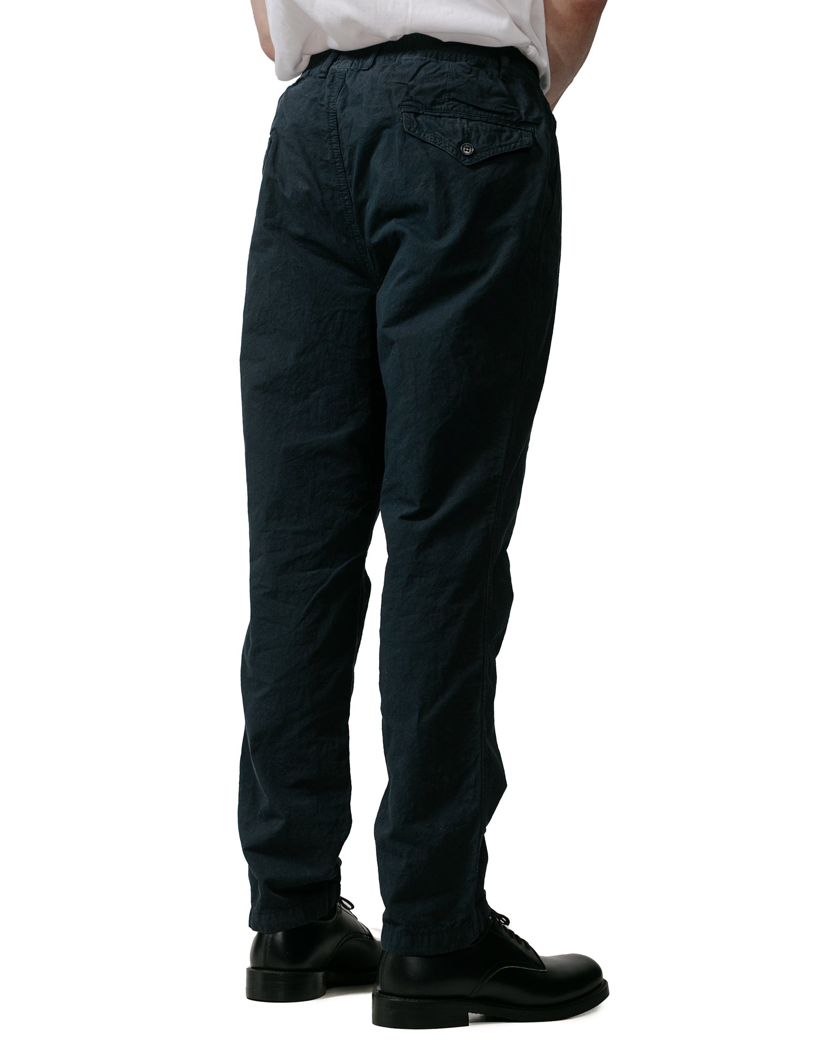 Sage de Cret High Density Cotton Hemp Tapered Pants Navy model back