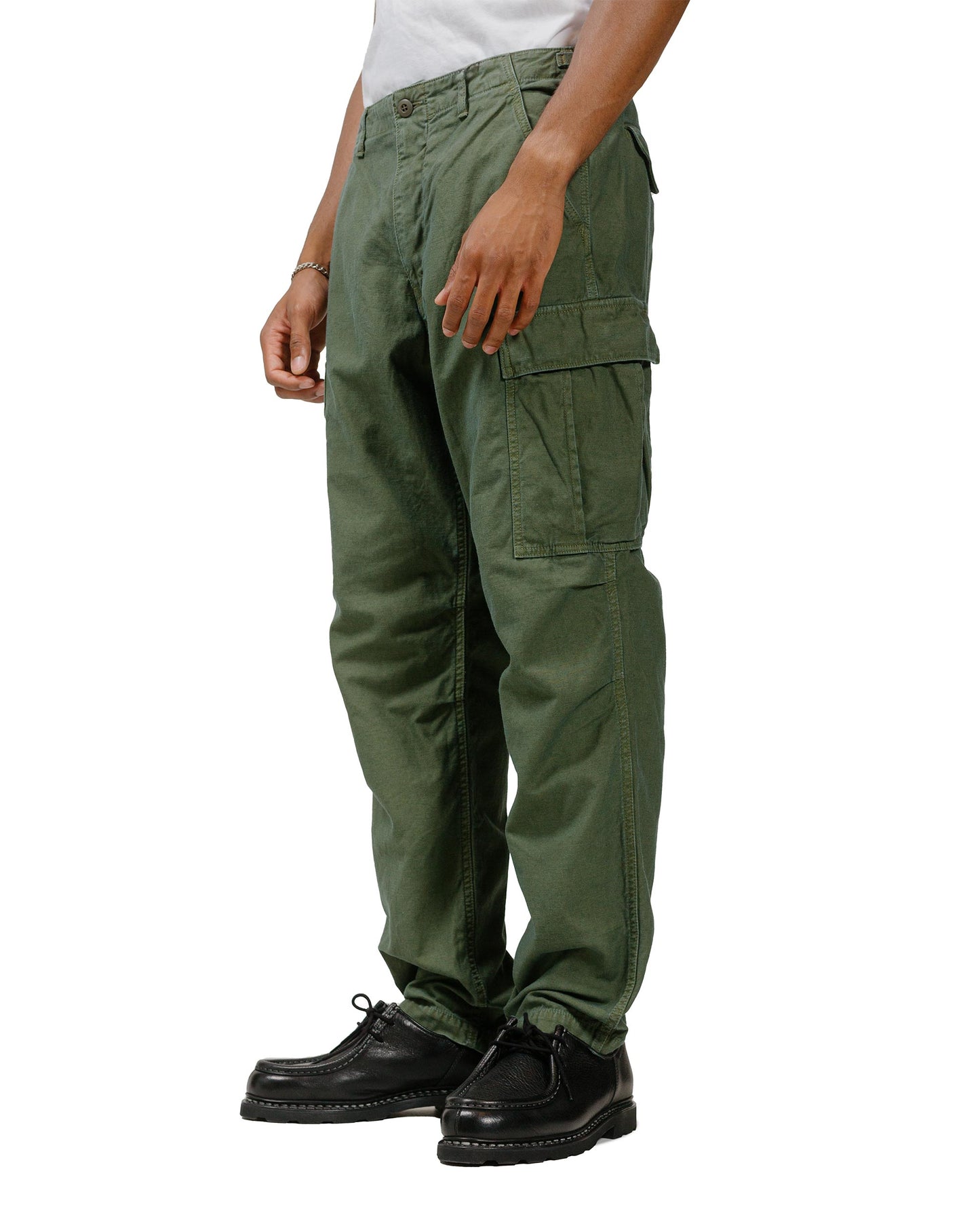 Sage de Cret Lost & Found Cotton/Linen Back Satin Cargo Trouser Olive model front