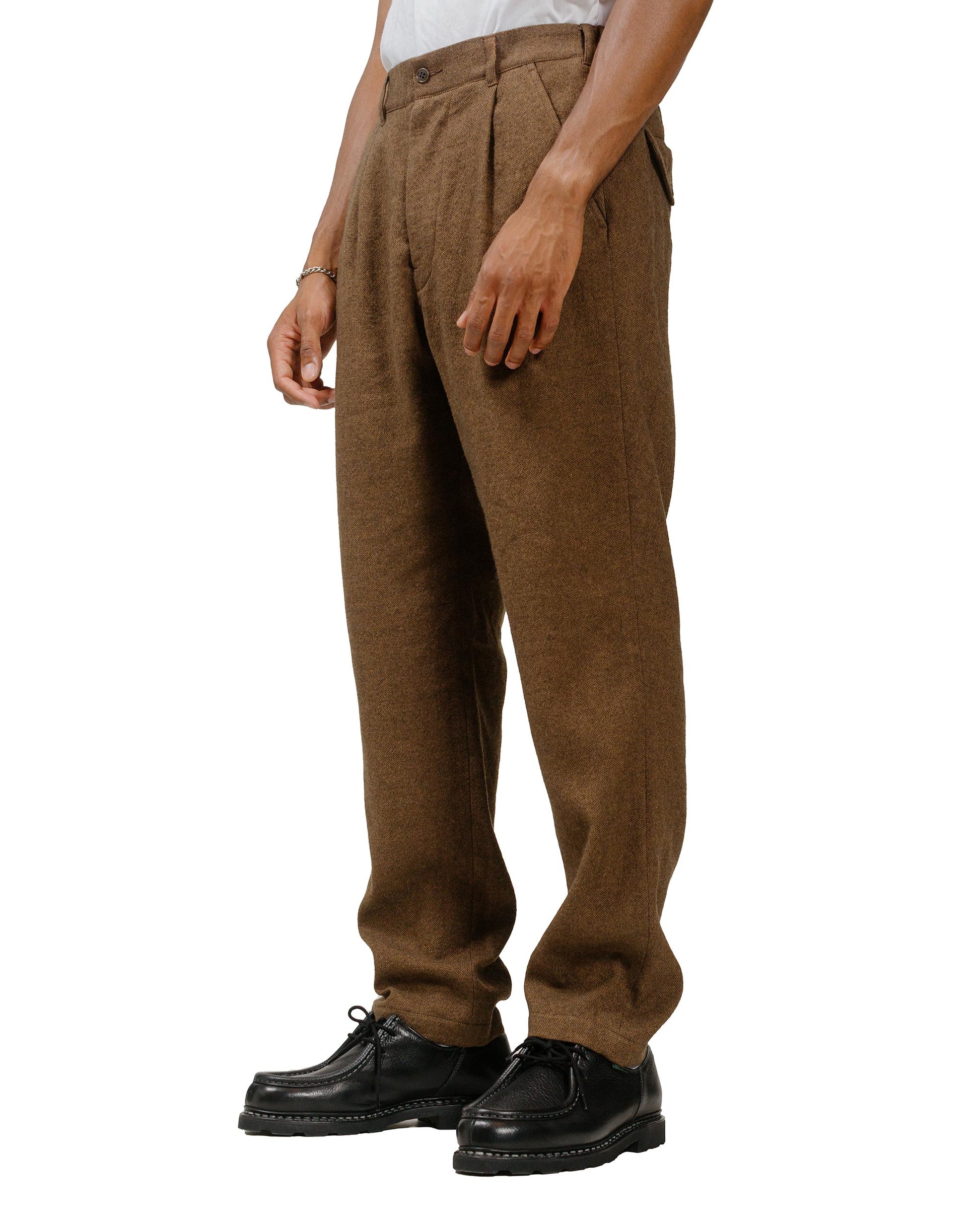 Sage de Cret Wool/Linen Tumbler Single-Pleated Pegtop Pants Brown model front