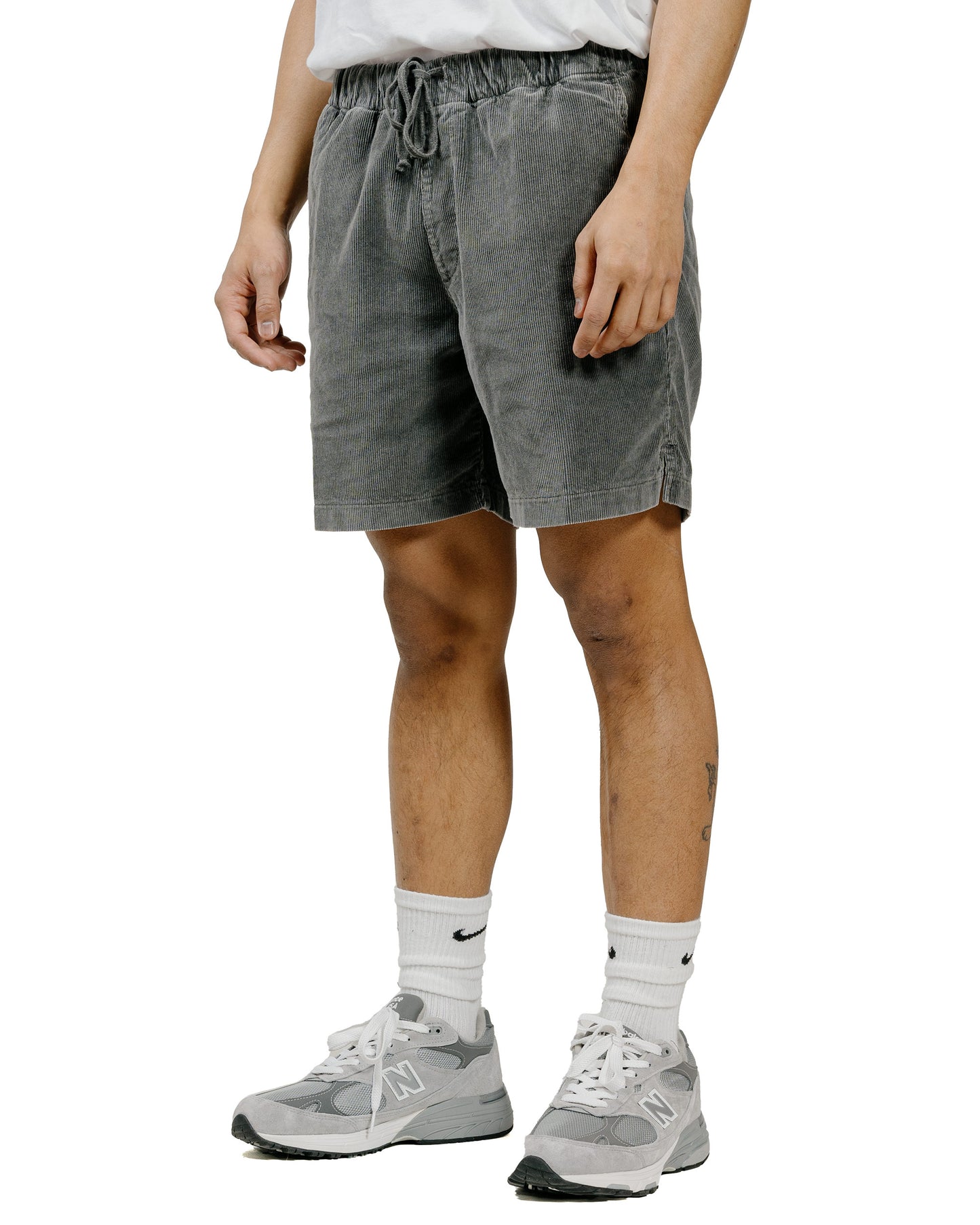 Save Khaki United Corduroy Easy Short Black model front