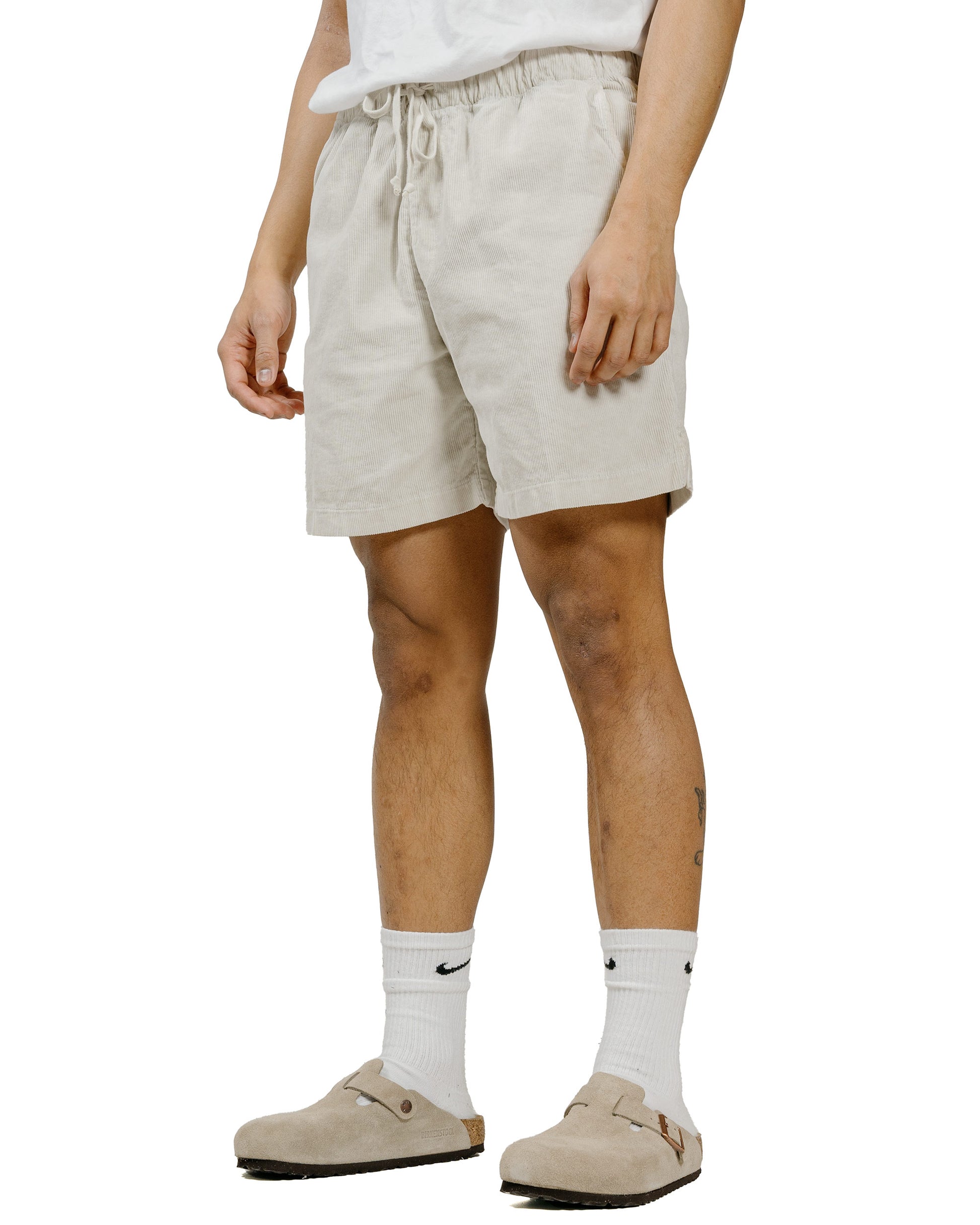 Save Khaki United Corduroy Easy Short Salt model front