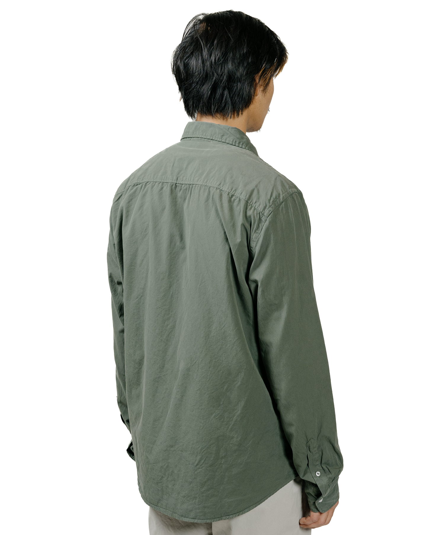 Save Khaki United Poplin Standard Shirt Basil model back